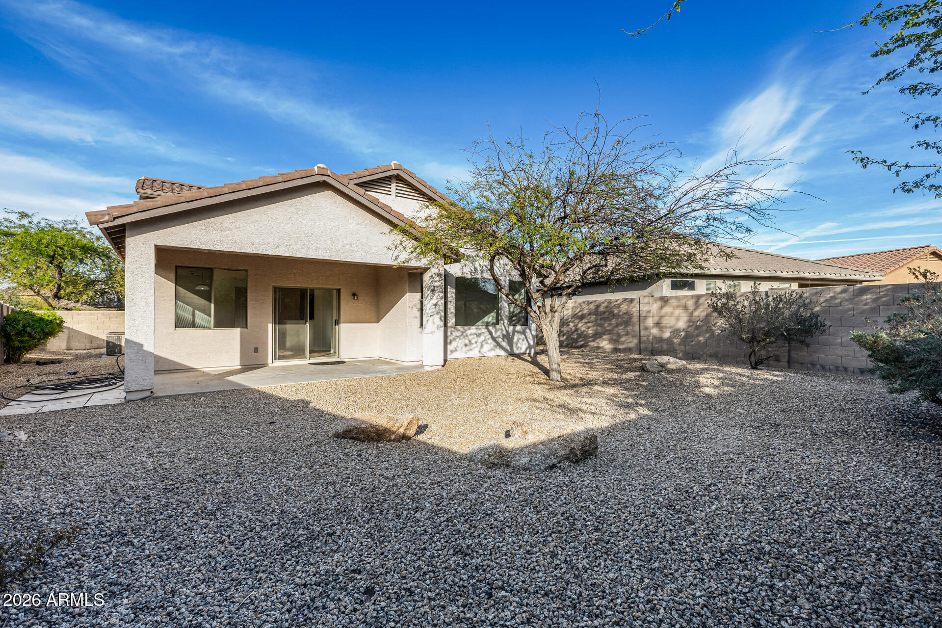 2419 W WARREN Drive