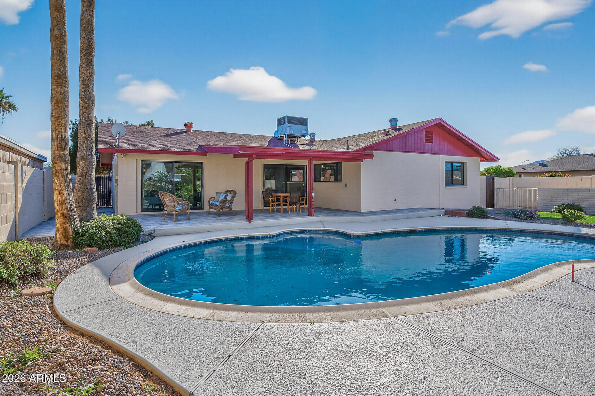 3402 E MERCER Lane