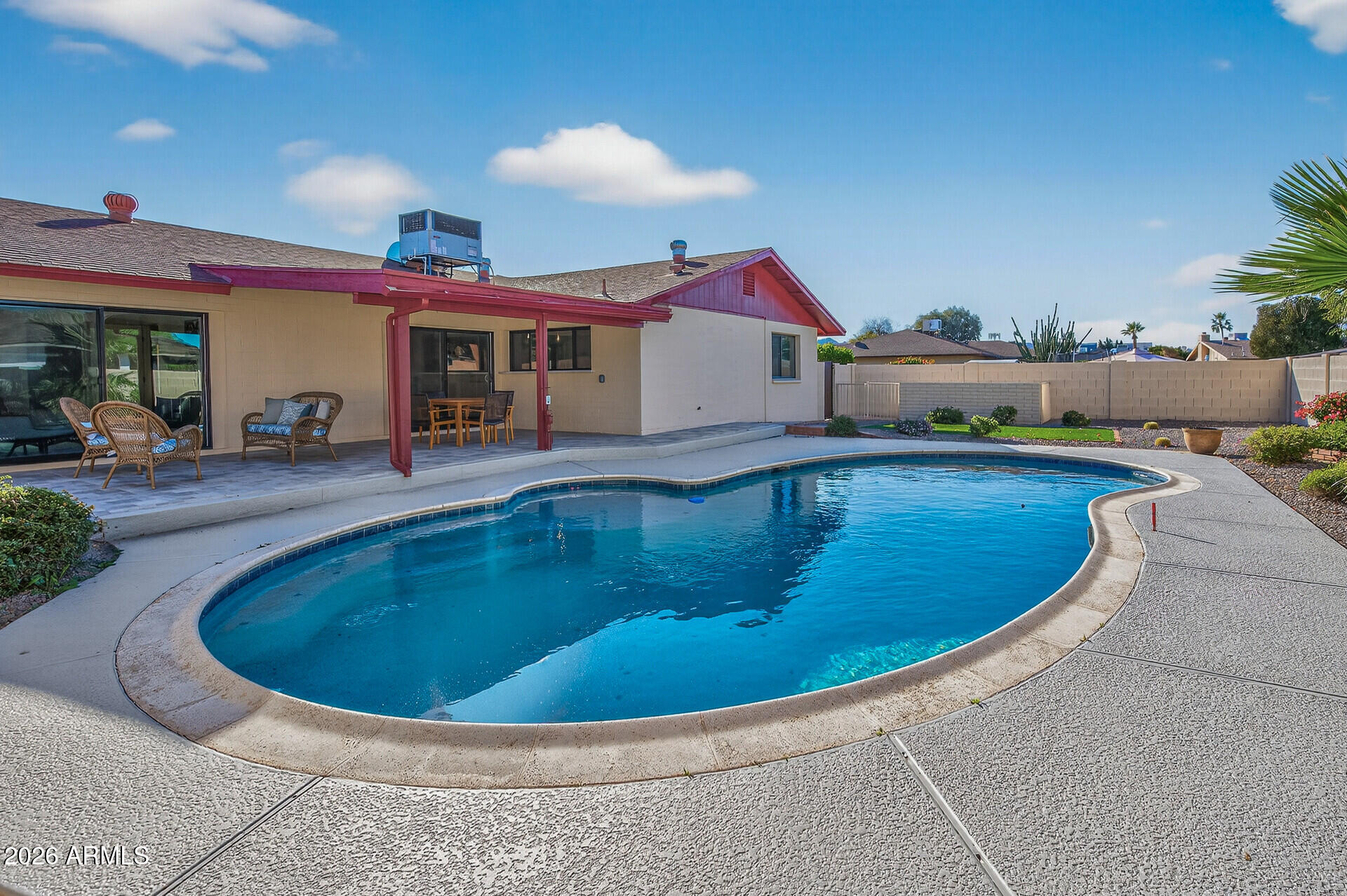 3402 E MERCER Lane