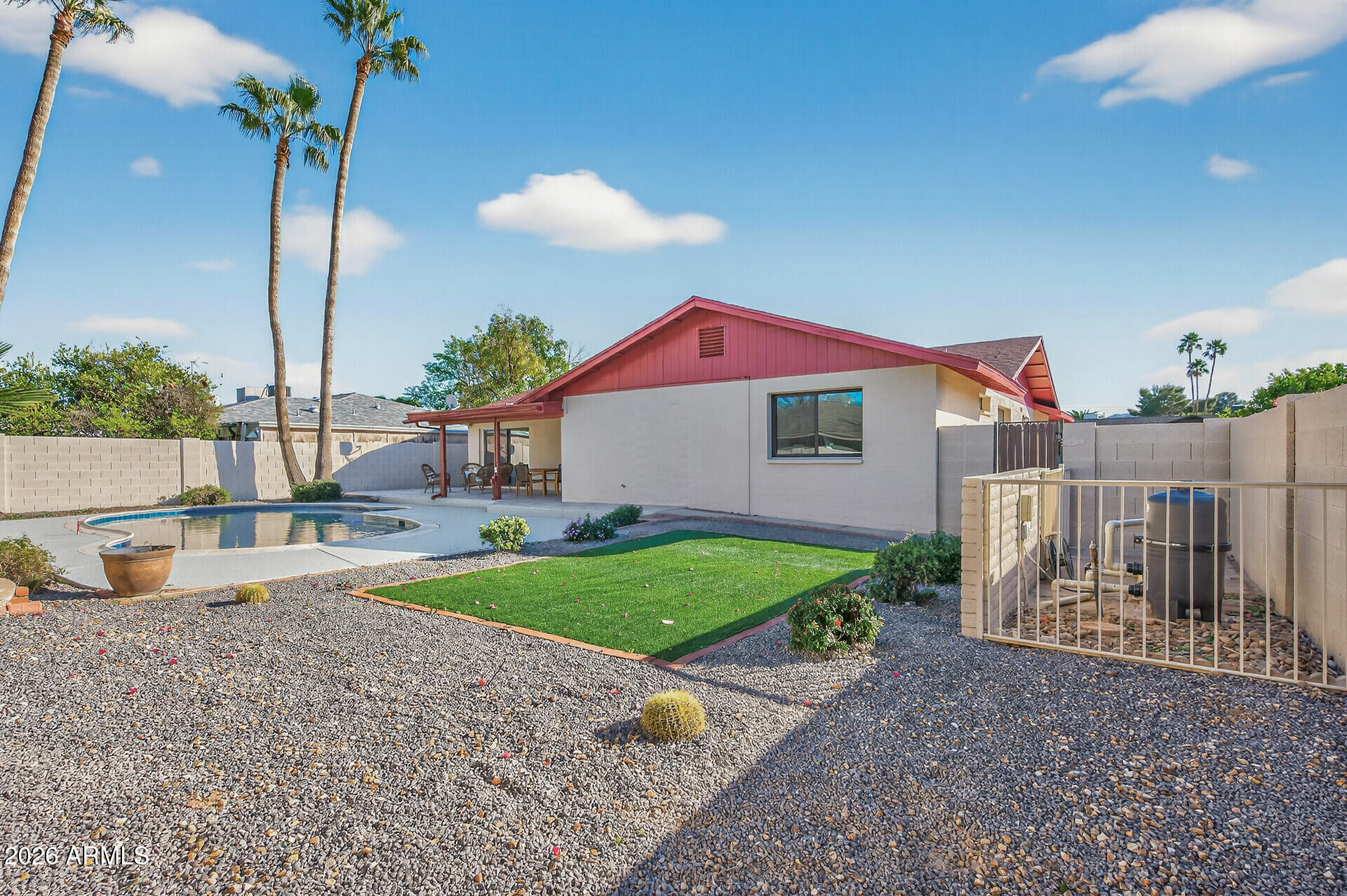 3402 E MERCER Lane