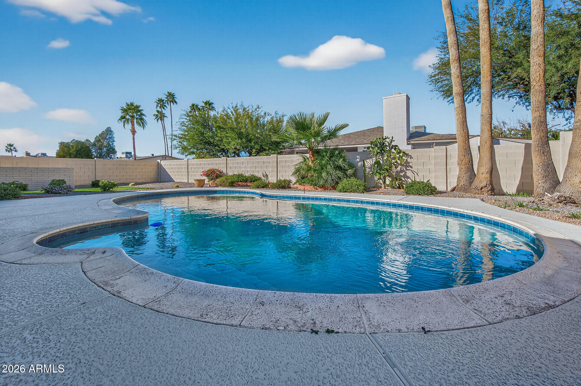 3402 E MERCER Lane