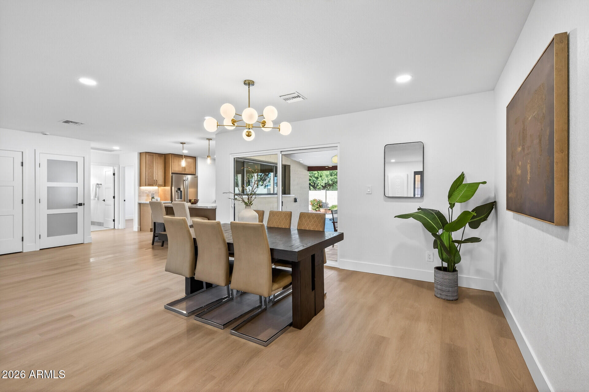 3402 E MERCER Lane