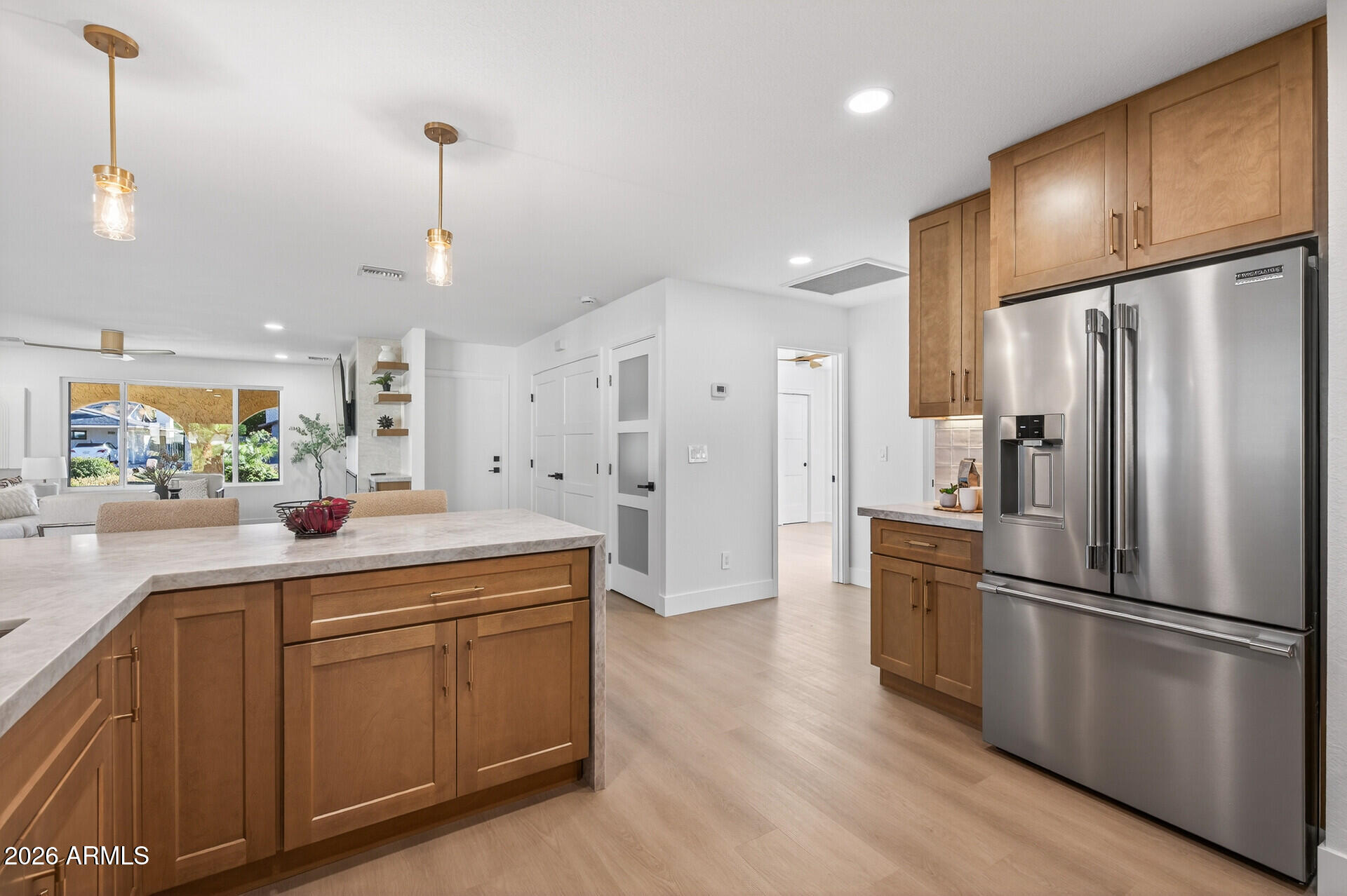 3402 E MERCER Lane
