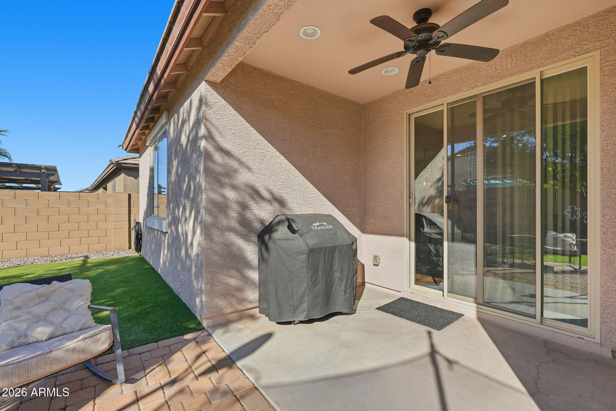 867 W DESERT GLEN Drive