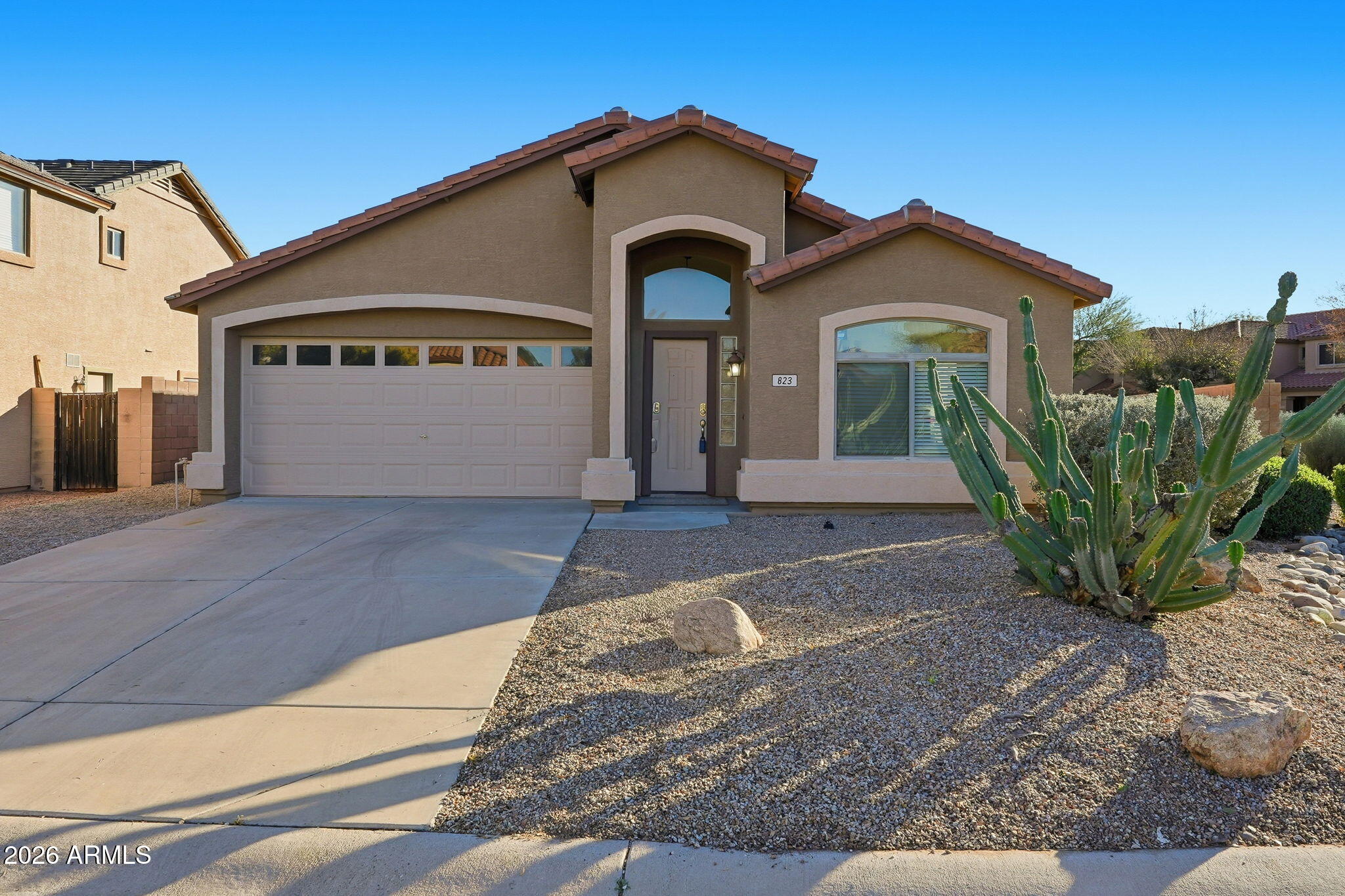 823 E MOUNTAIN VIEW Road
