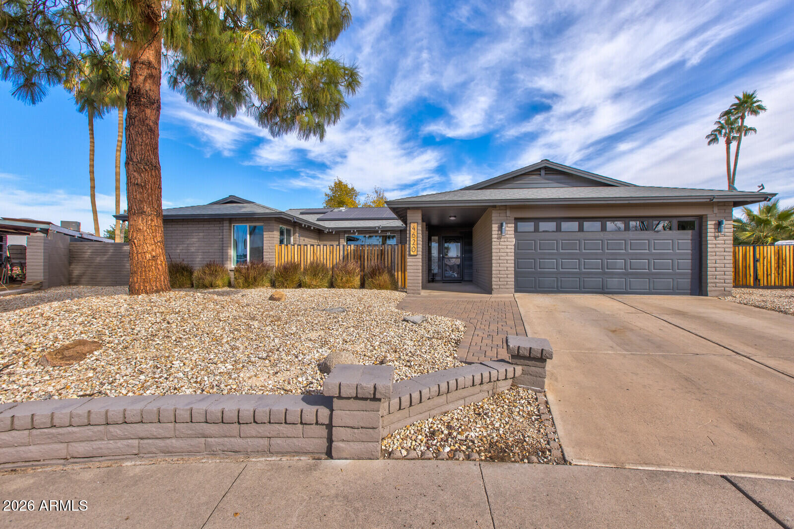 4620 W DAHLIA Drive