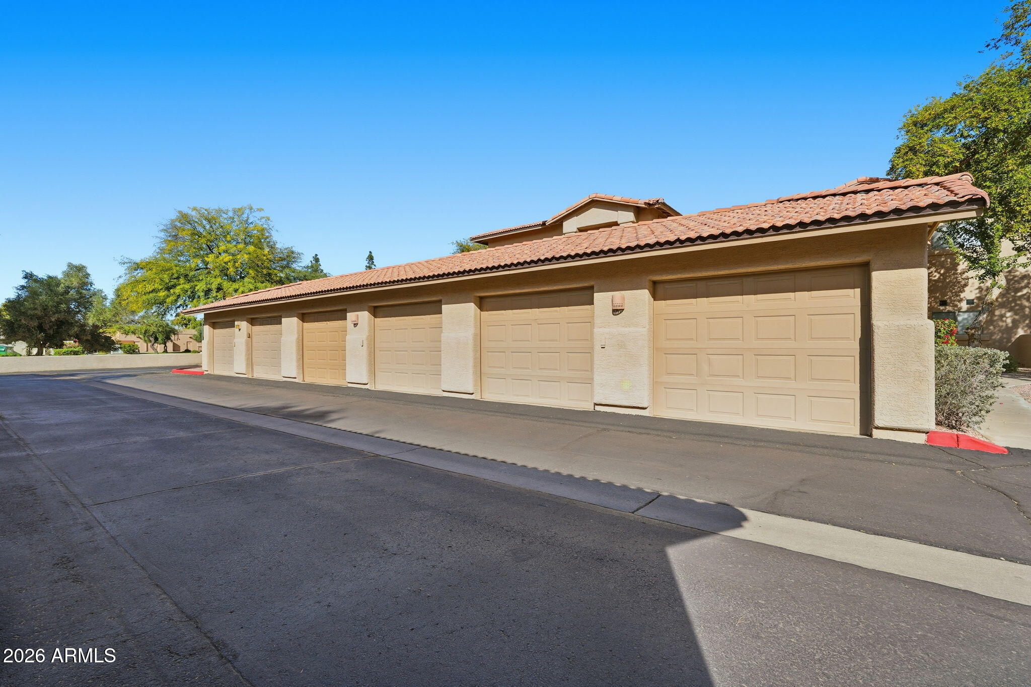 1351 N PLEASANT Drive 1116