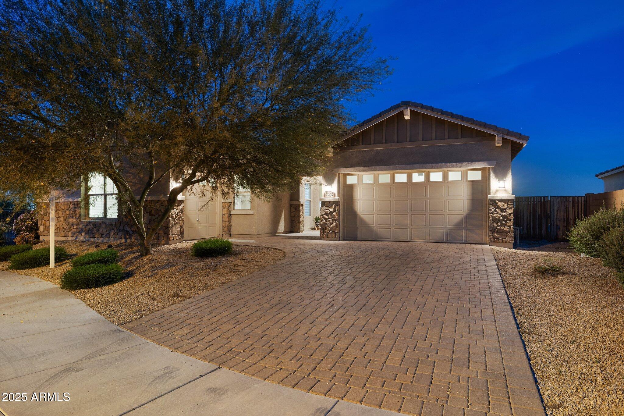 7707 S 43RD Place