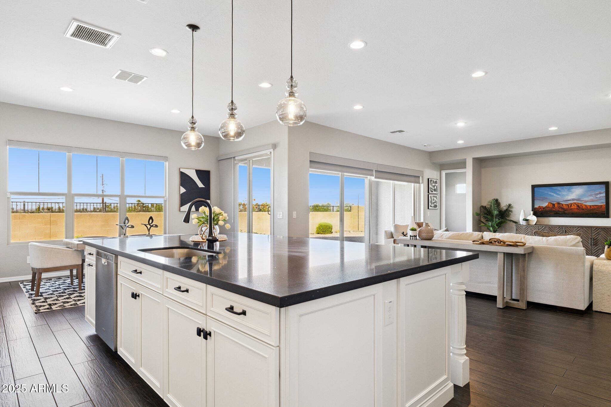 7707 S 43RD Place