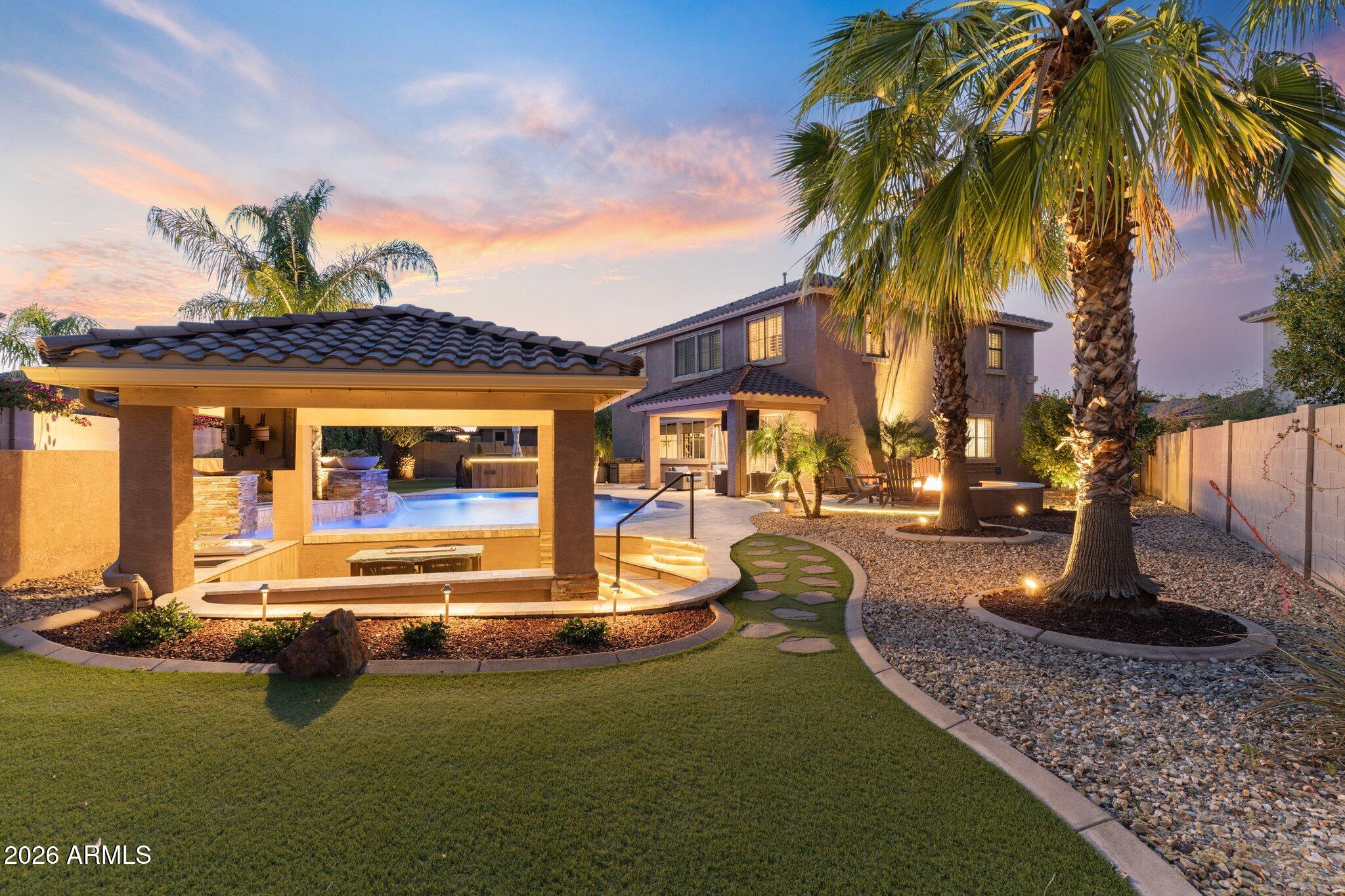 1179 E REGENT Drive