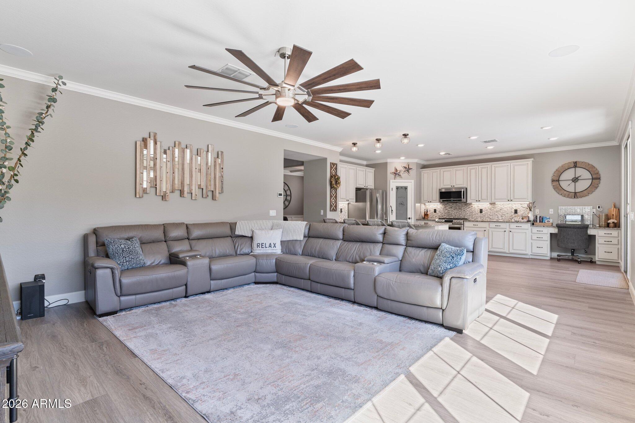 1179 E REGENT Drive