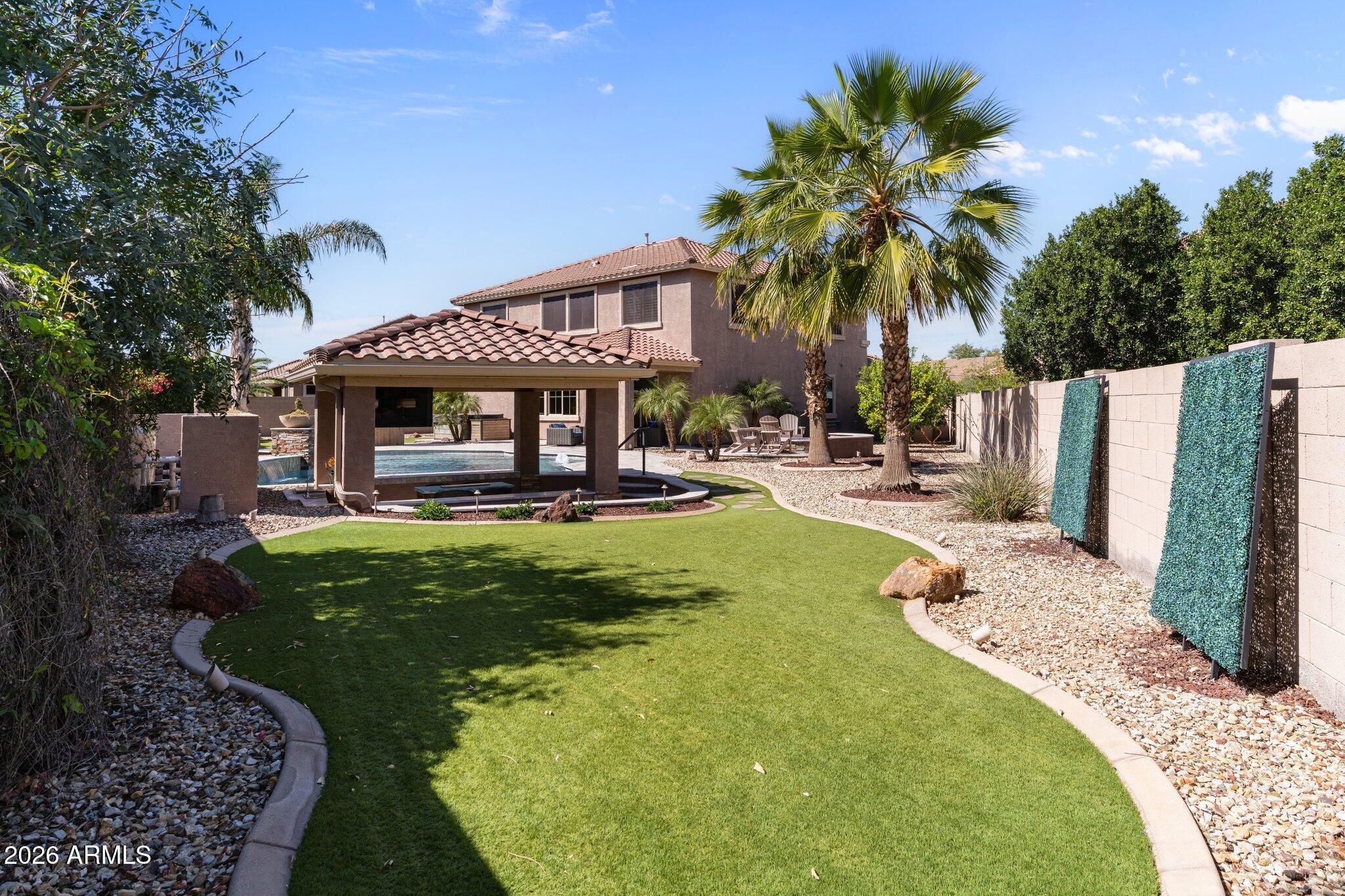 1179 E REGENT Drive