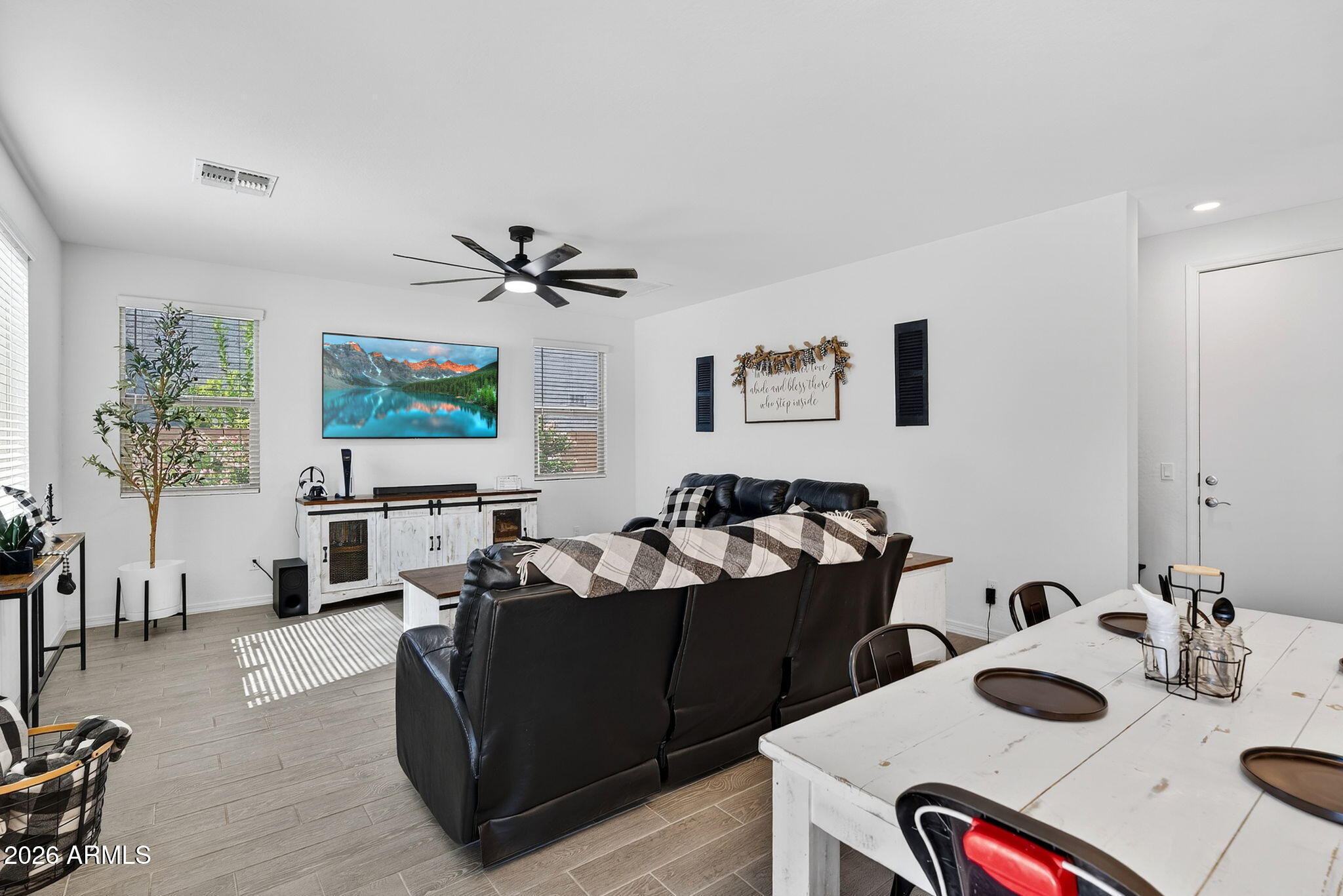 9333 E SECTOR Drive