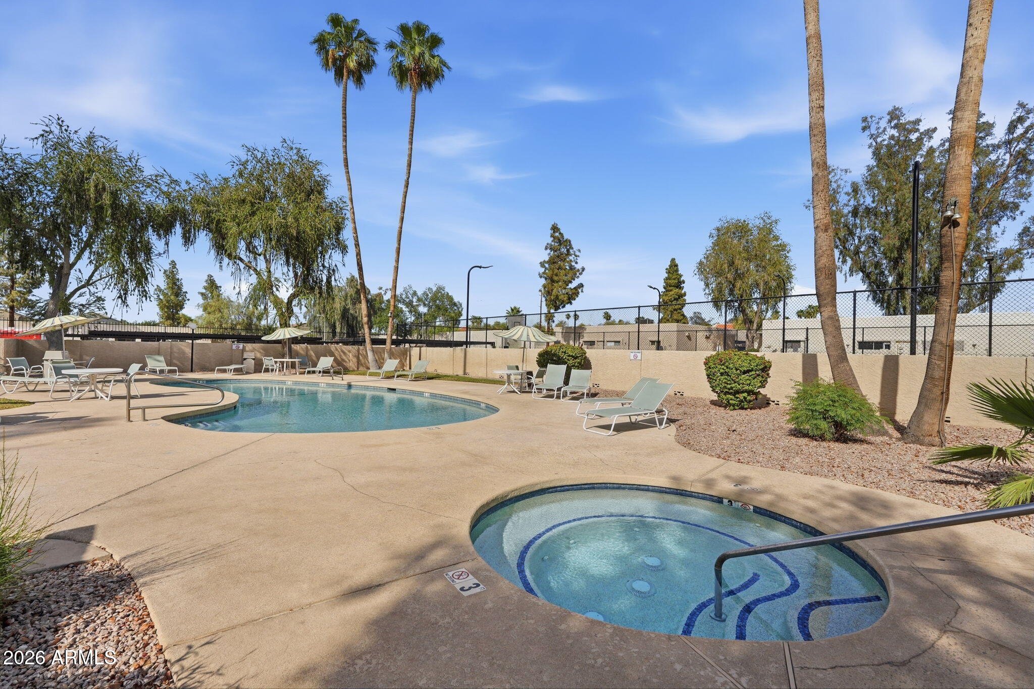 562 S ALLRED Drive