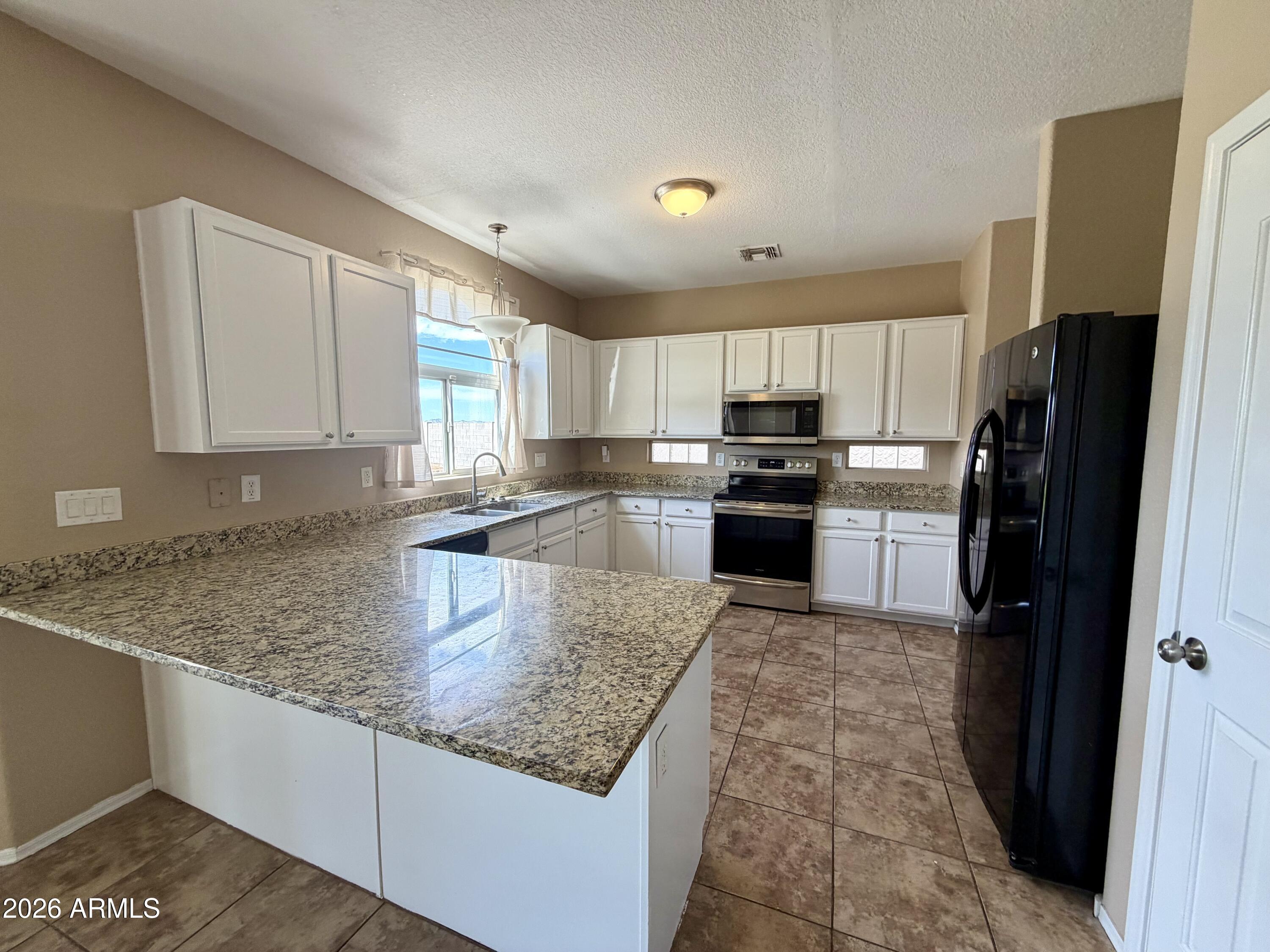4668 E MEADOW LARK Way