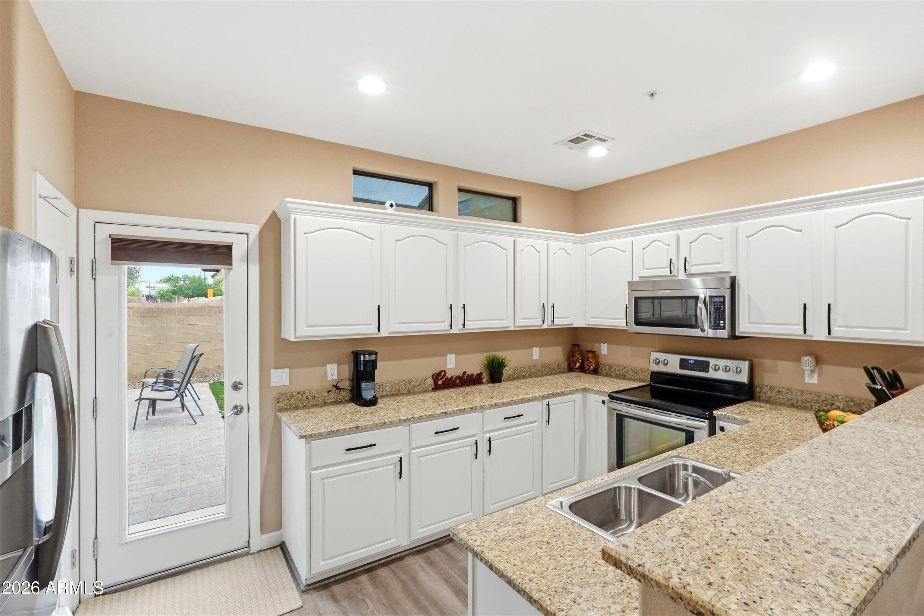 1350 S GREENFIELD Road 1049