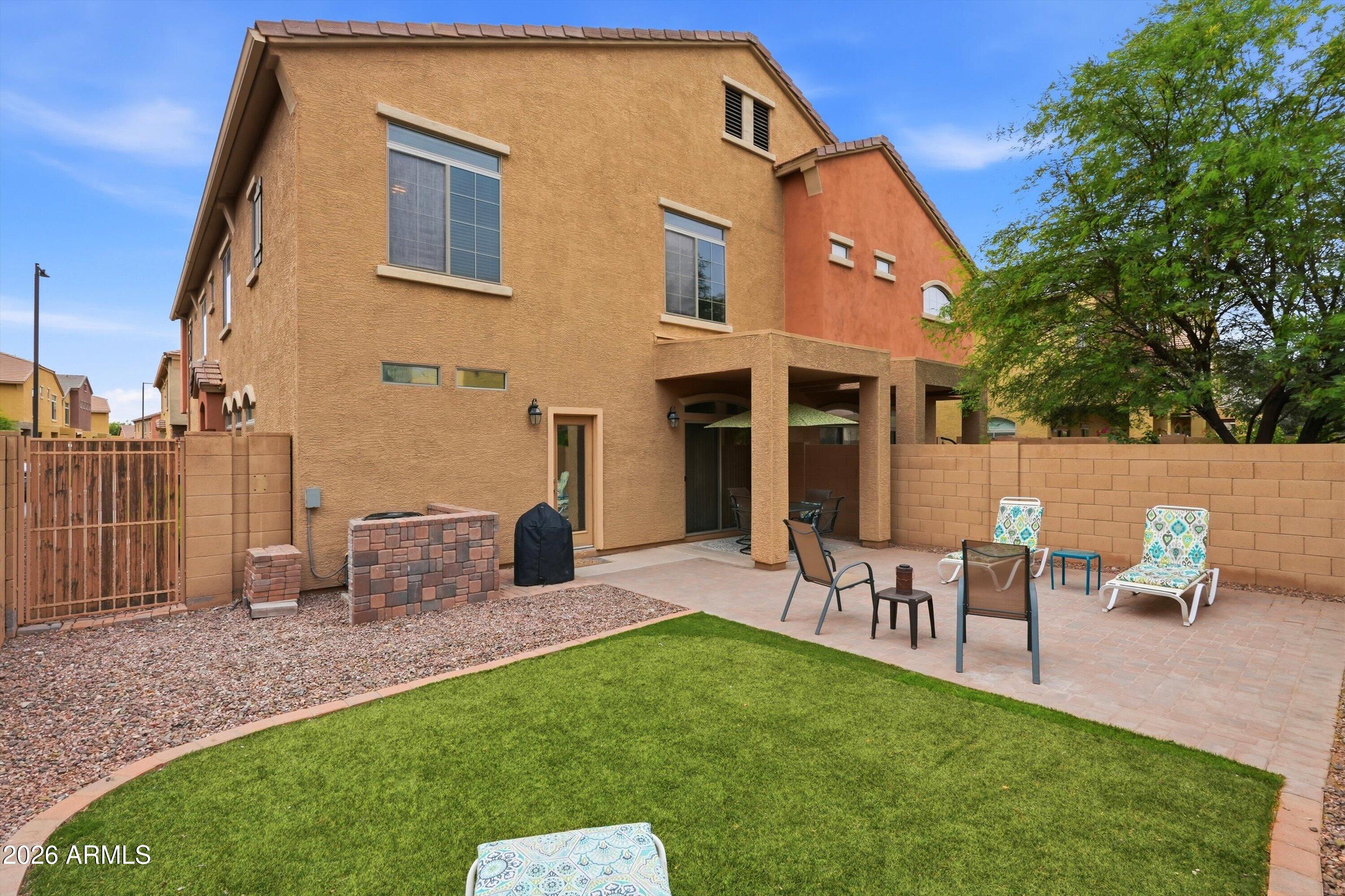 1350 S GREENFIELD Road 1049
