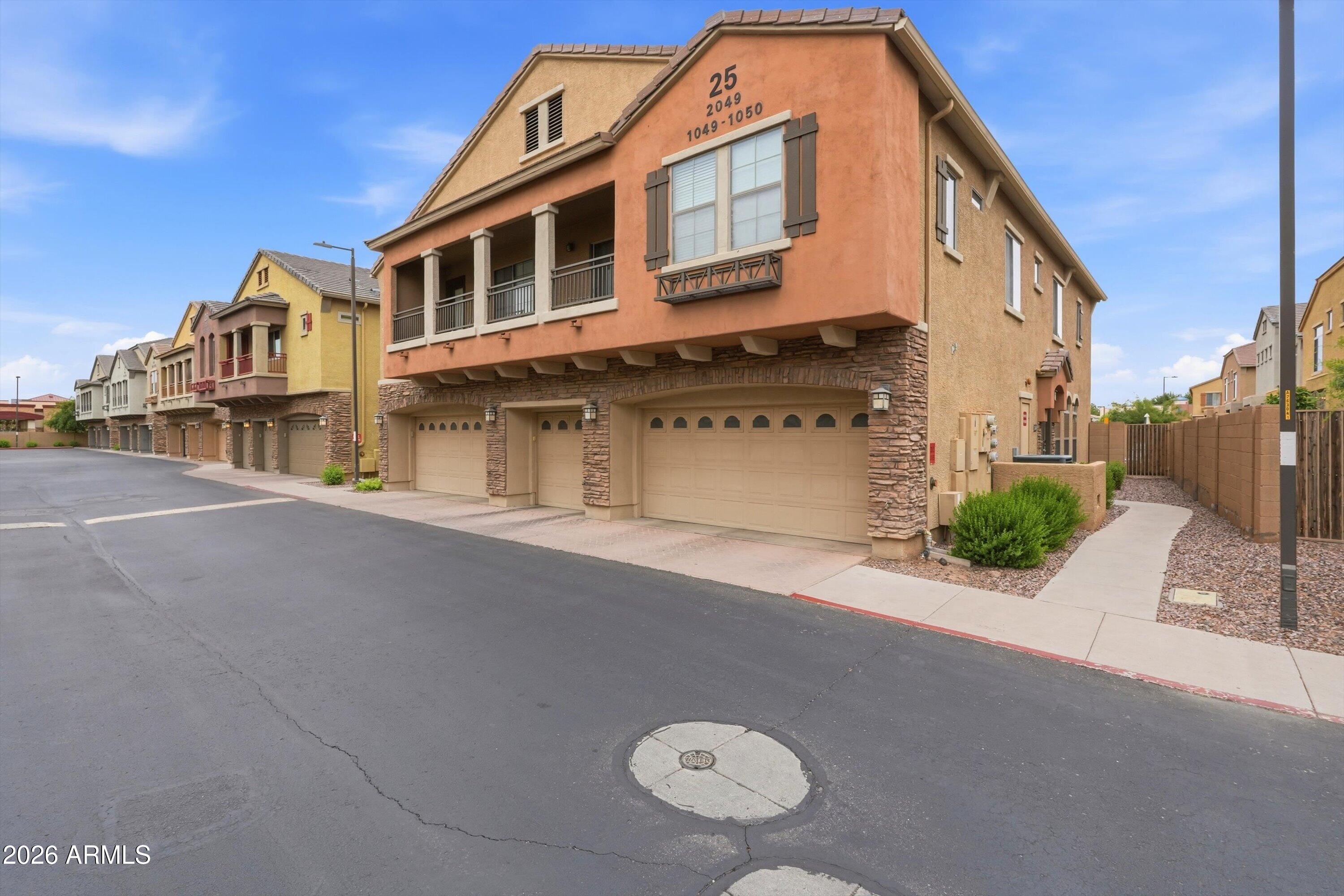 1350 S GREENFIELD Road 1049