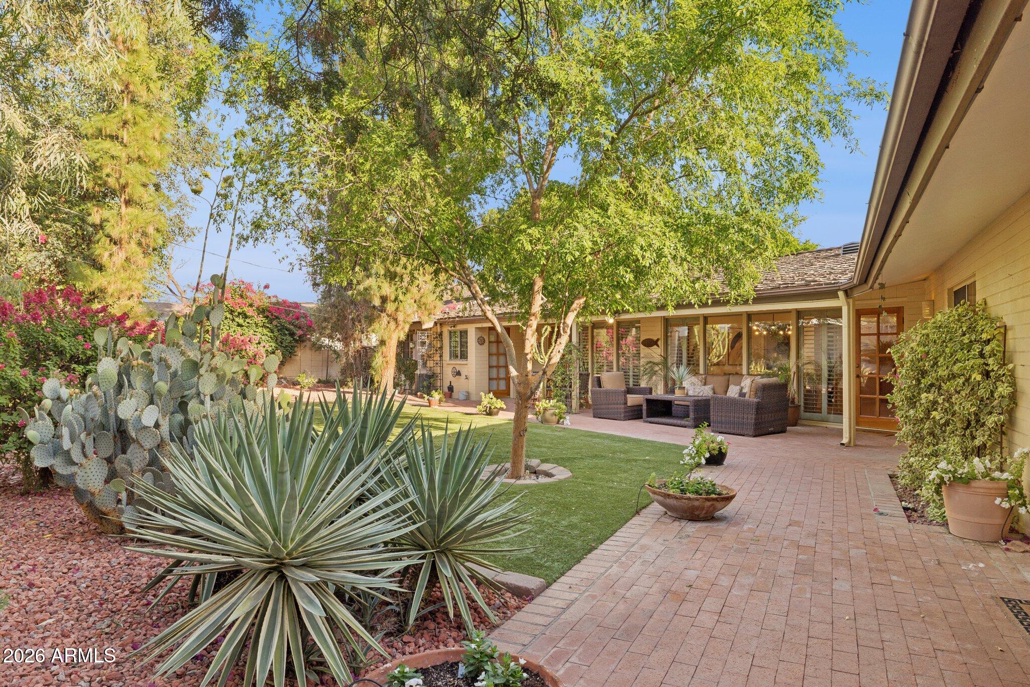 2038 E SOLANO Drive