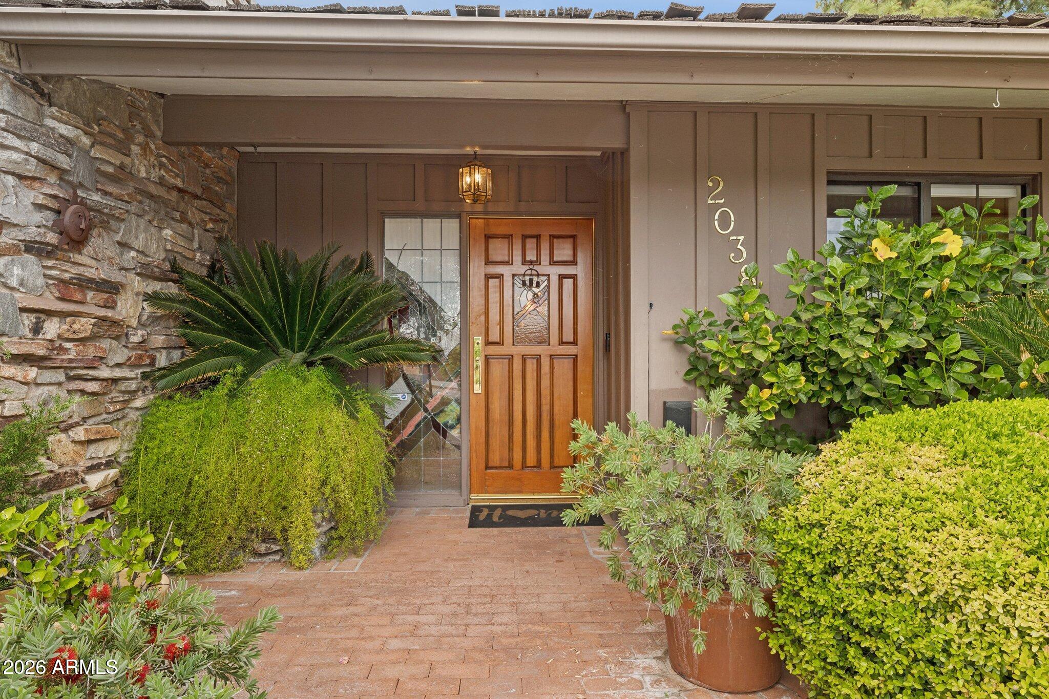 2038 E SOLANO Drive