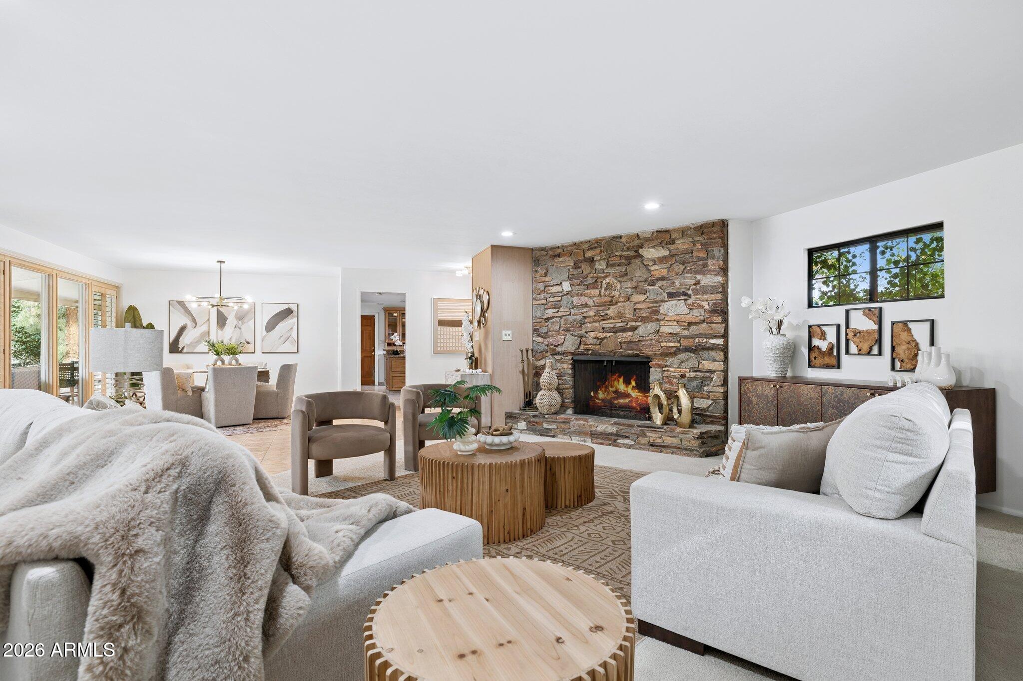 2038 E SOLANO Drive