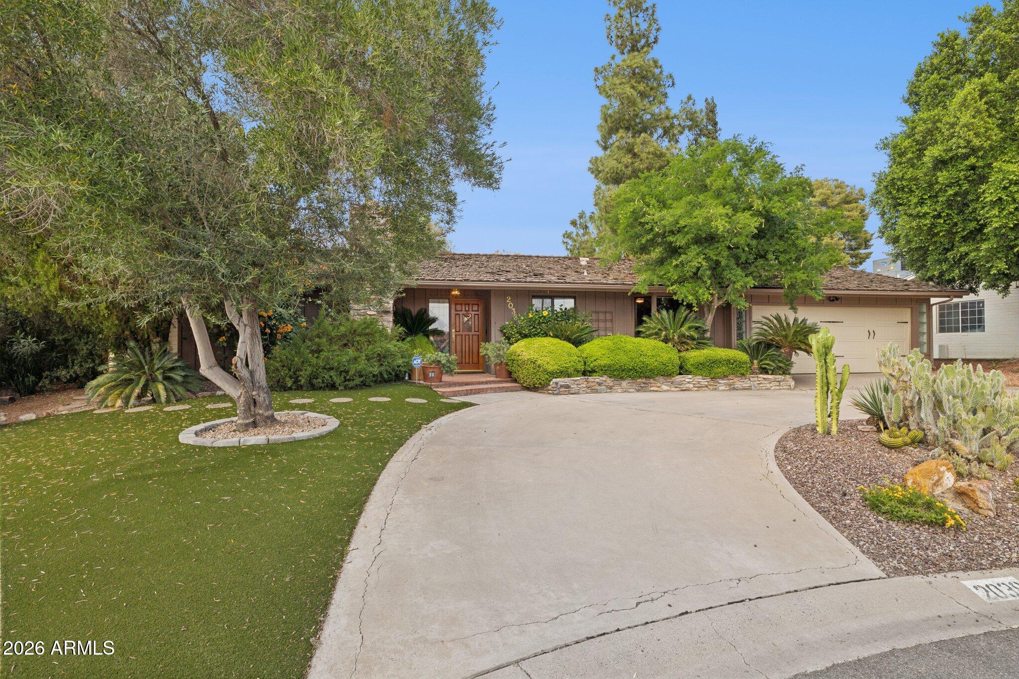 2038 E SOLANO Drive
