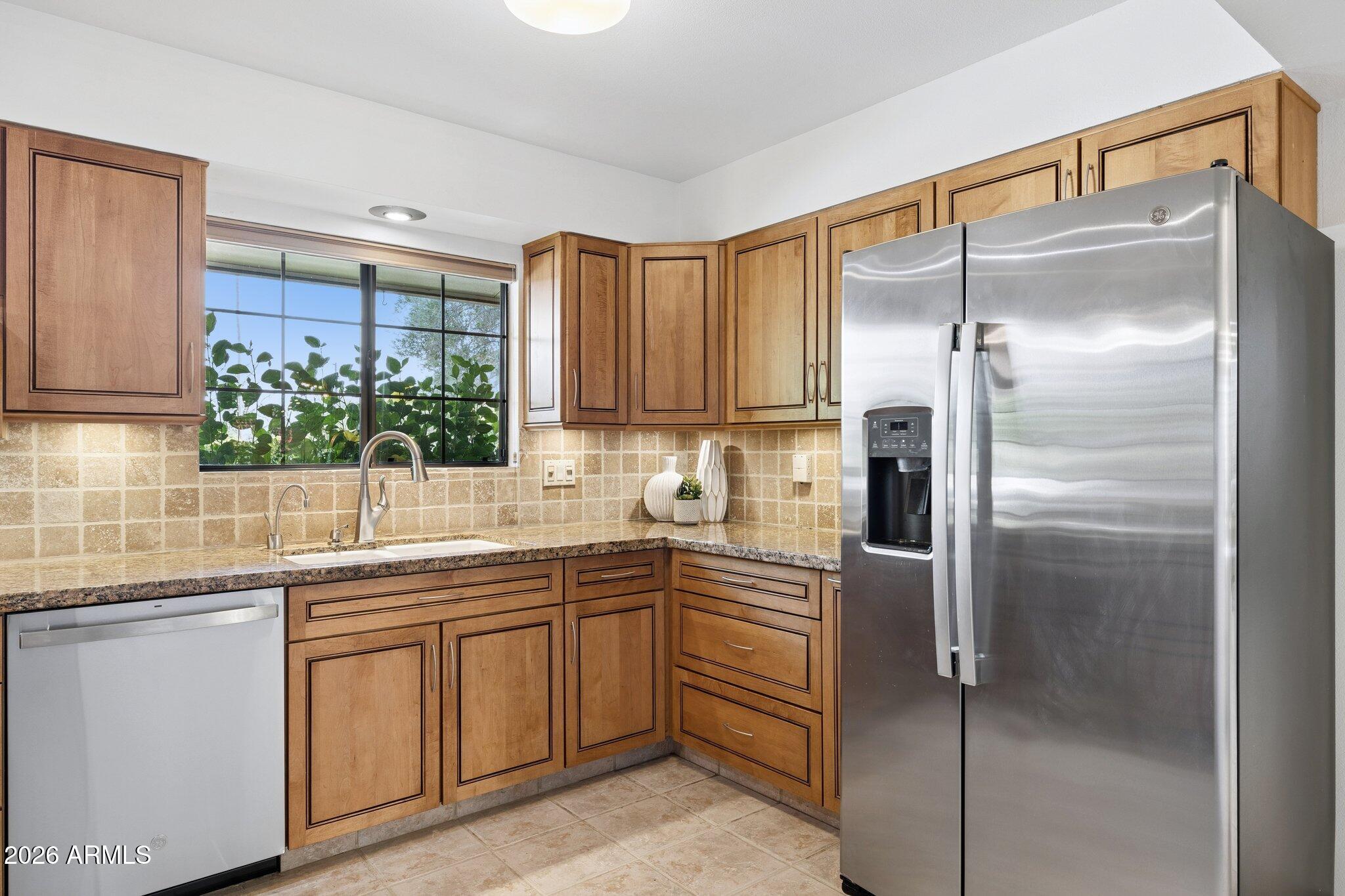 2038 E SOLANO Drive