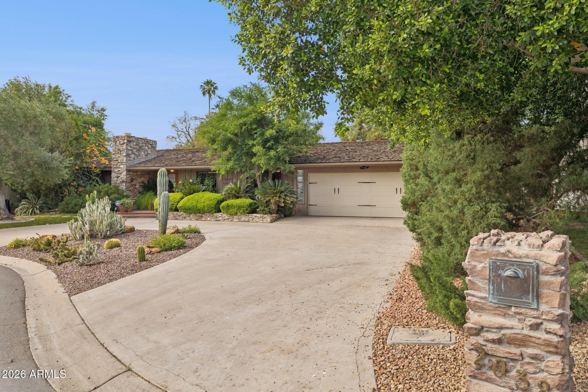 2038 E SOLANO Drive