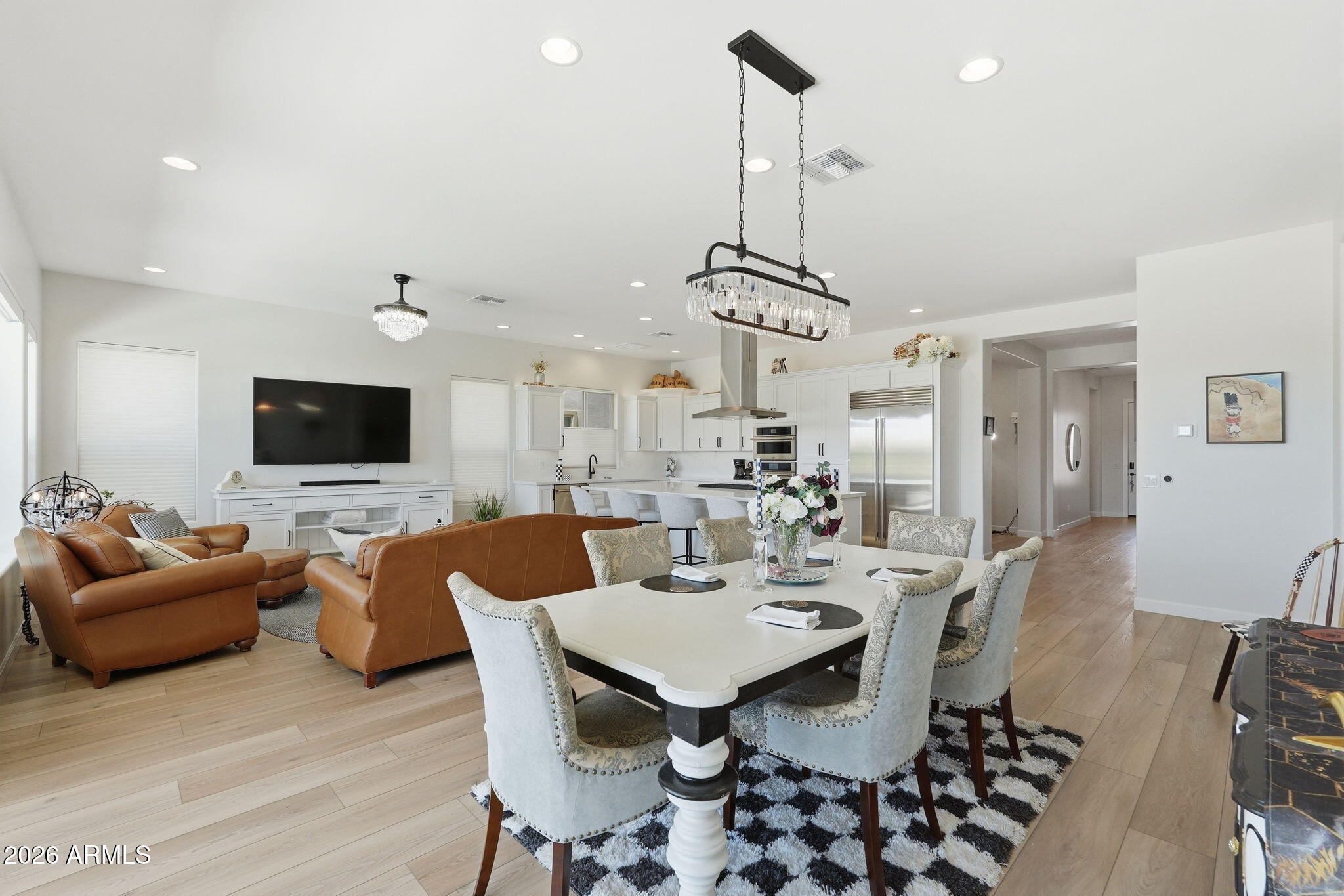 261 E Bracciano Avenue