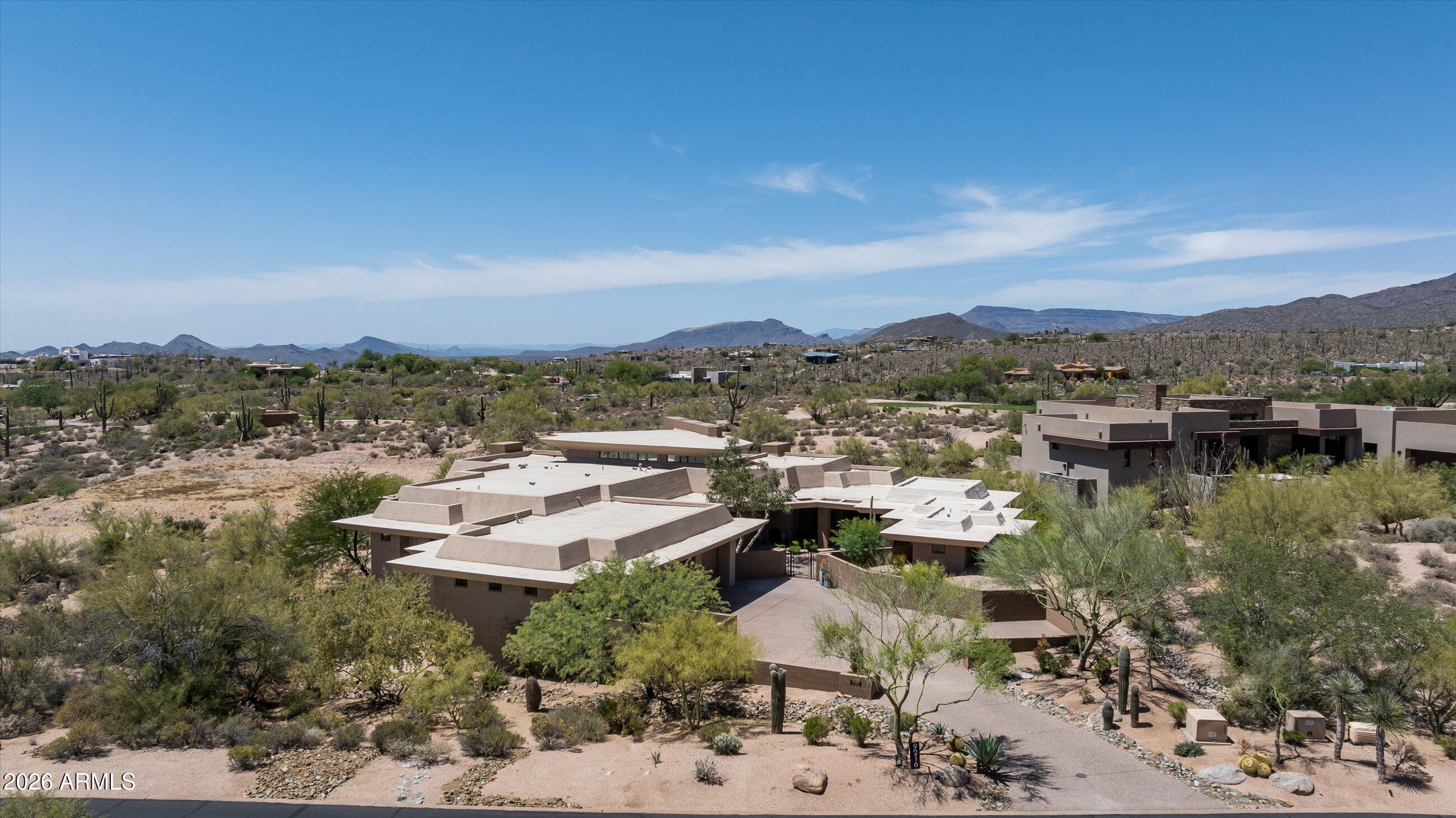 9216 E SKY LINE Drive