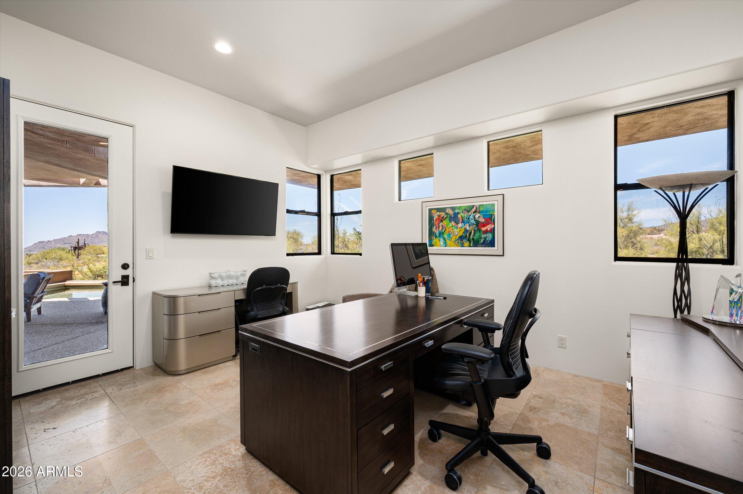 9216 E SKY LINE Drive