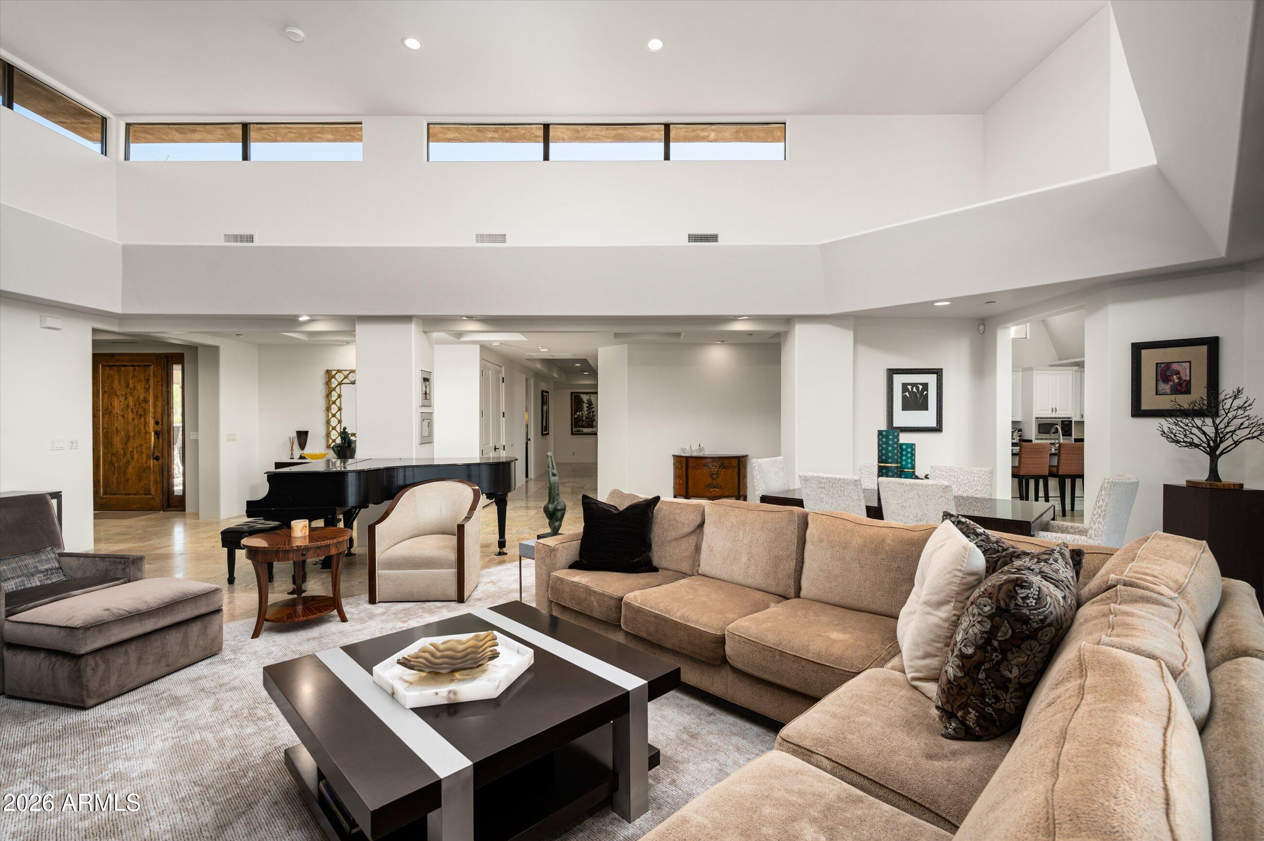 9216 E SKY LINE Drive