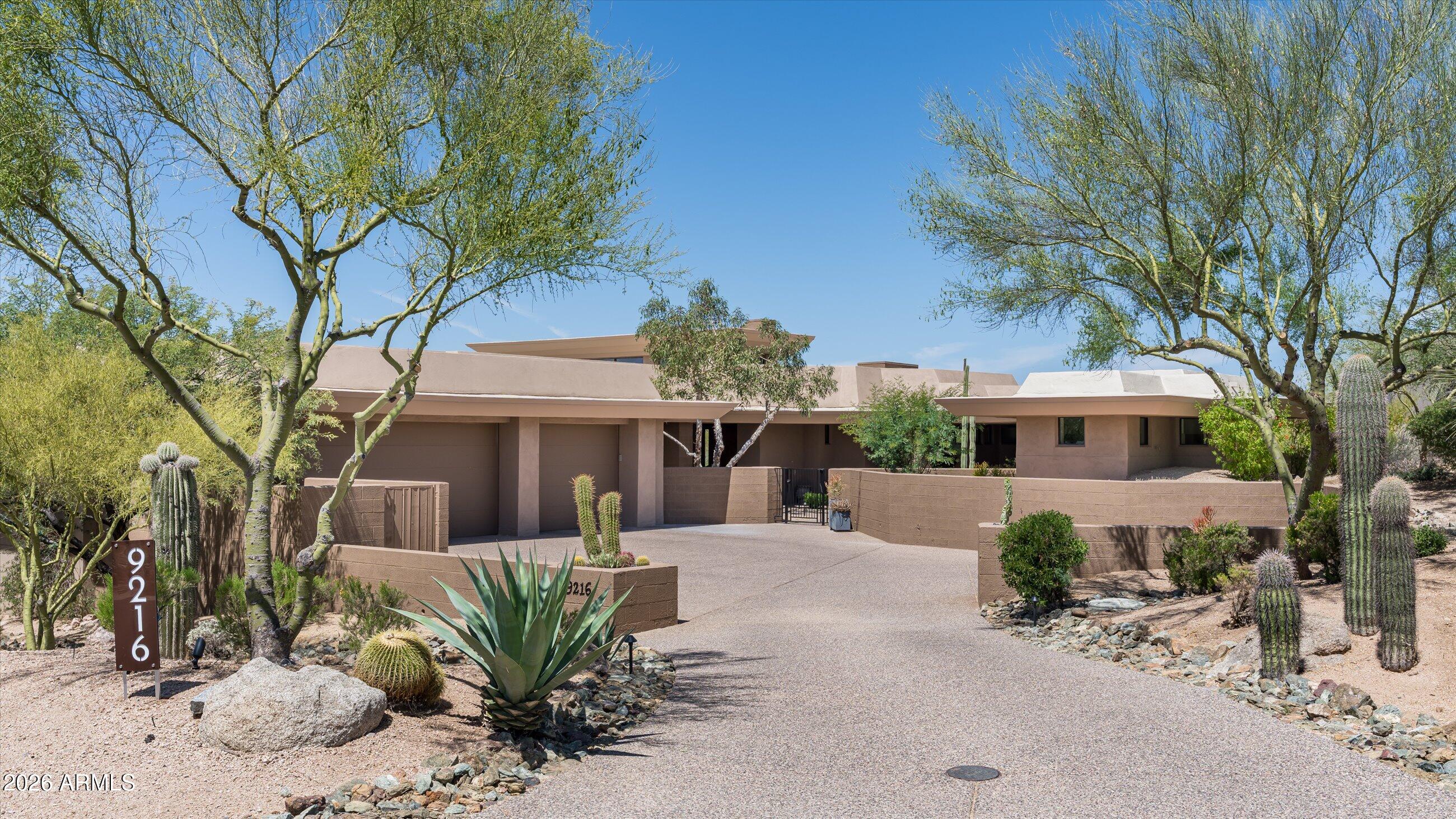 9216 E SKY LINE Drive