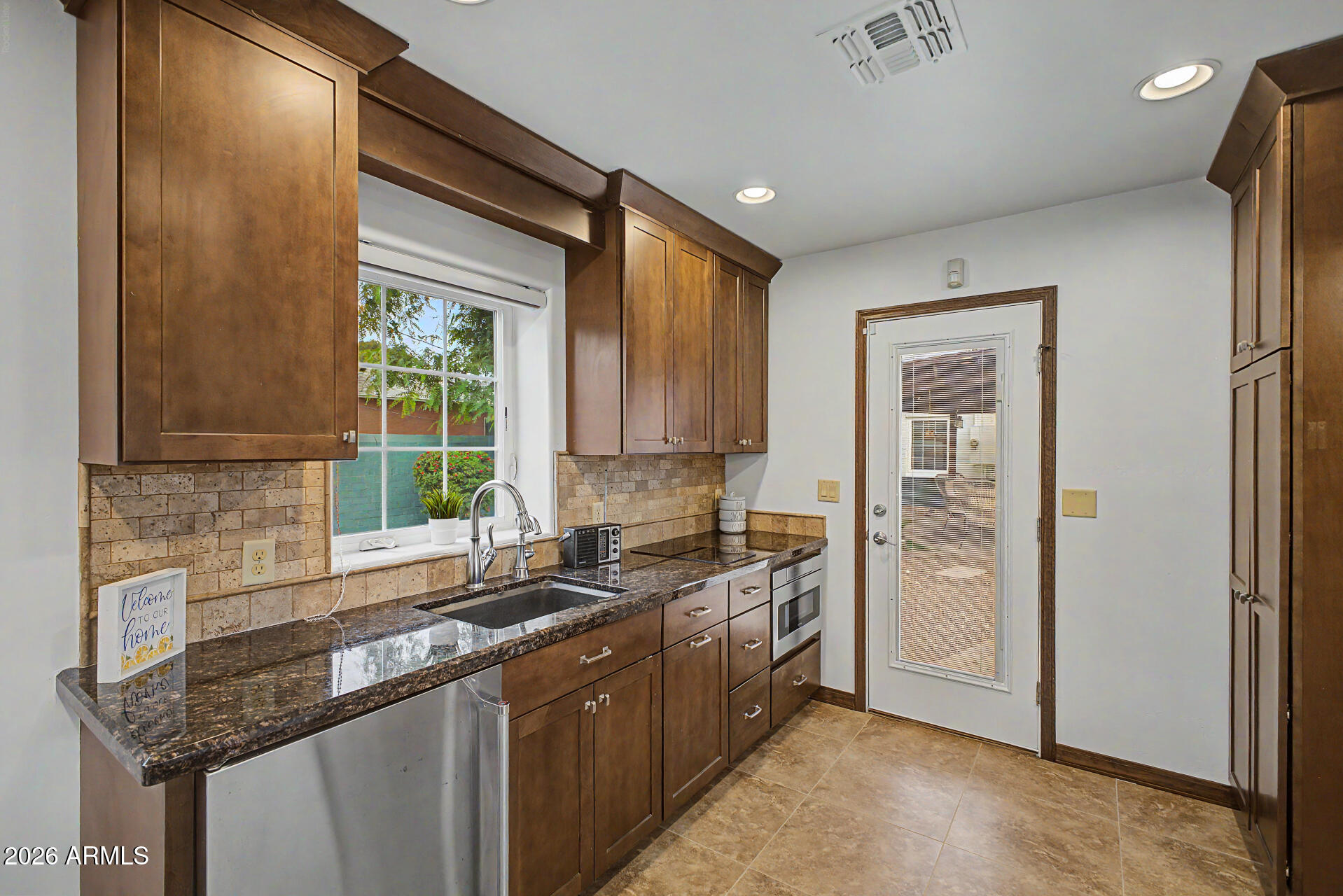 174 W ELM Street