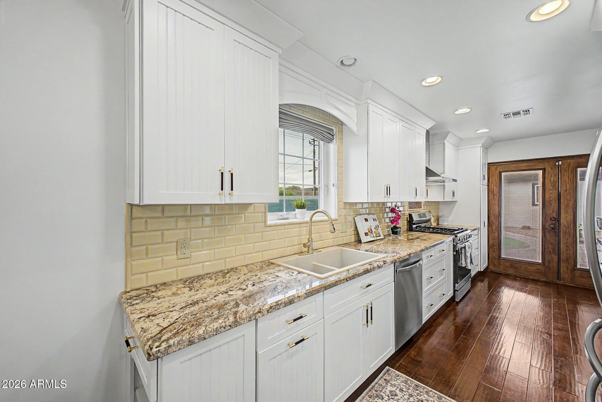 174 W ELM Street