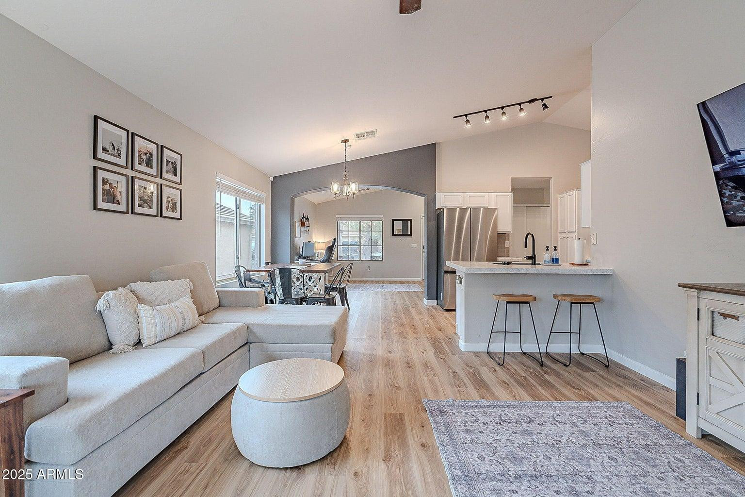 2574 W Sawtooth