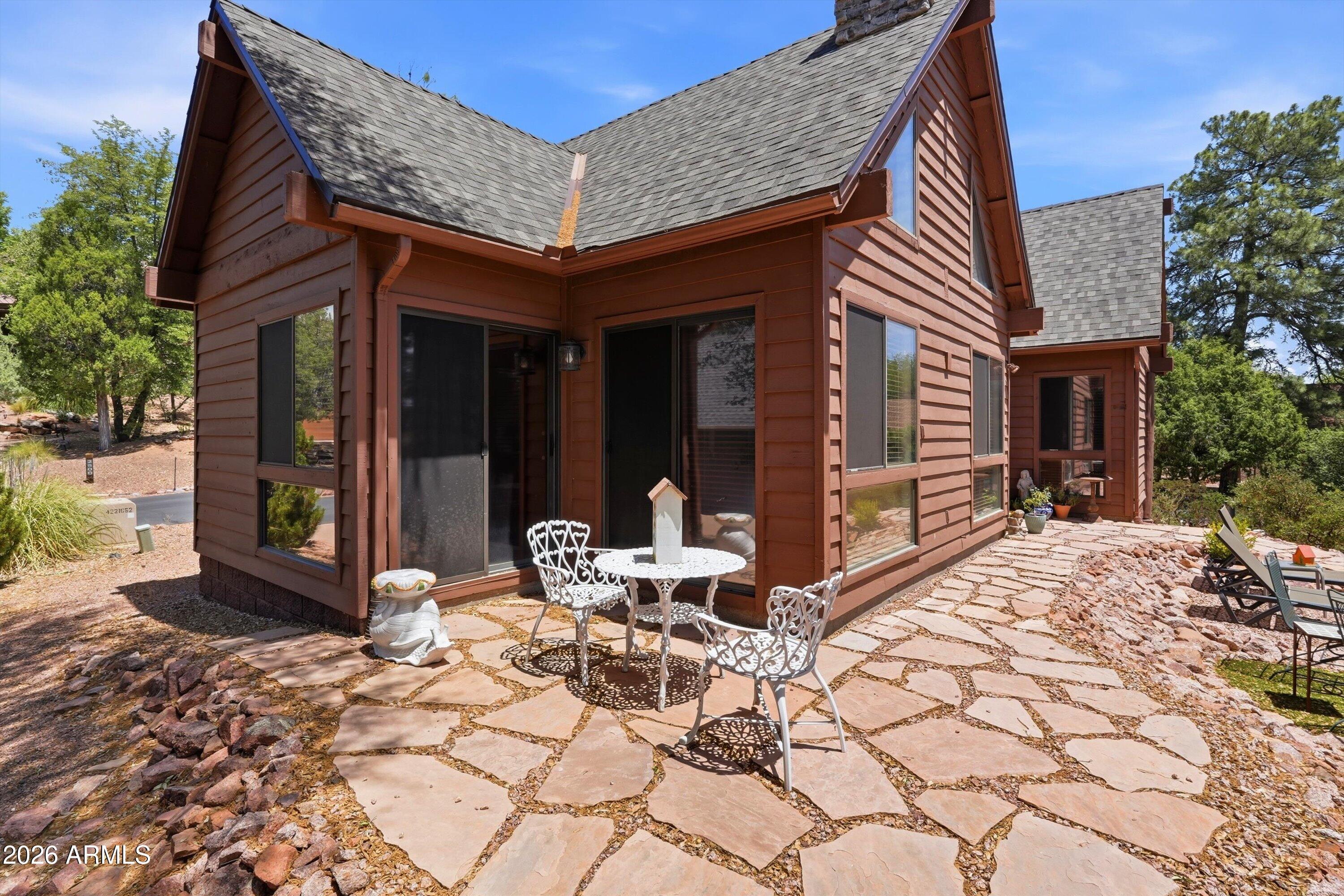 2503 E ELK RUN Court