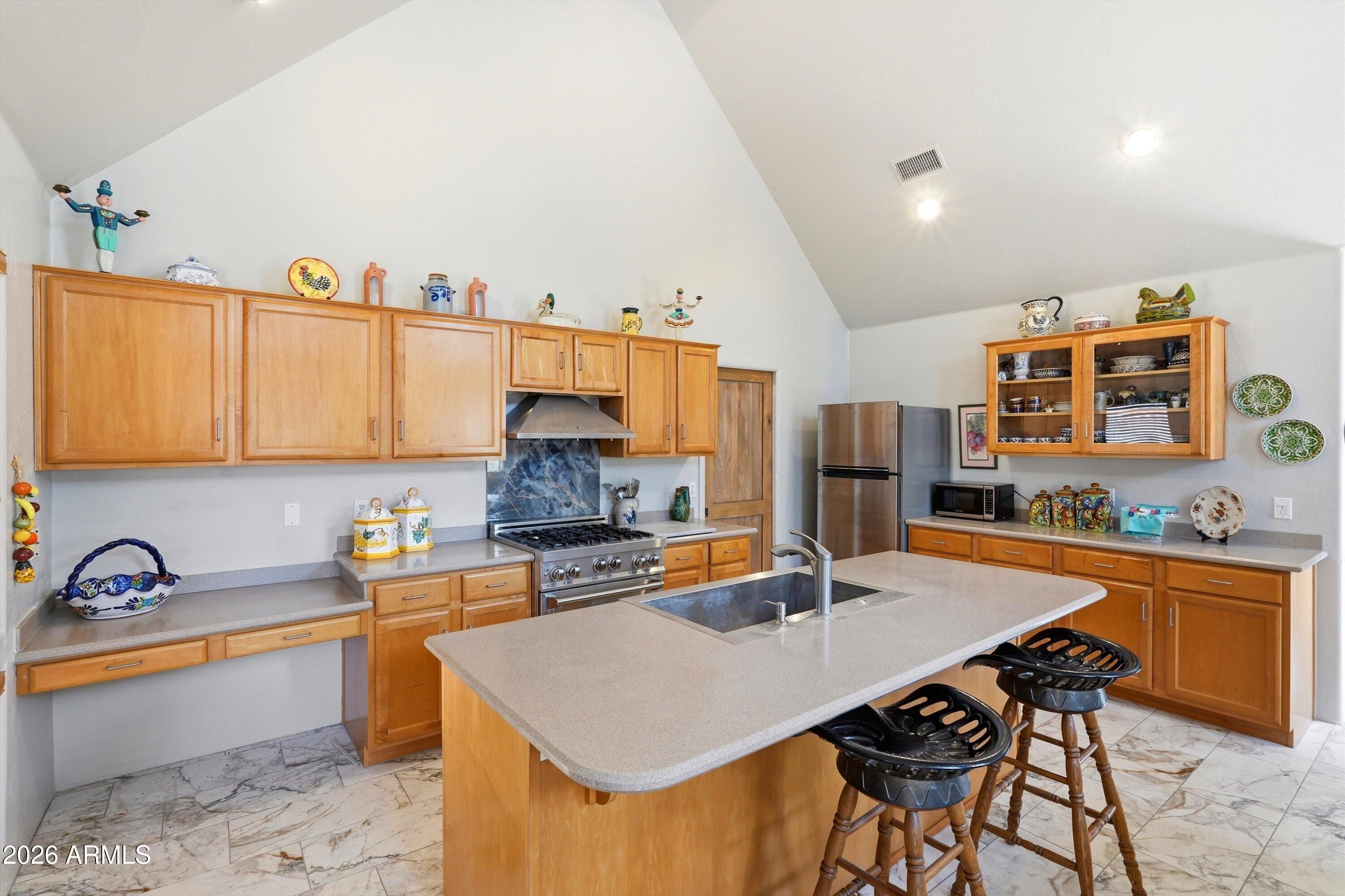 2503 E ELK RUN Court