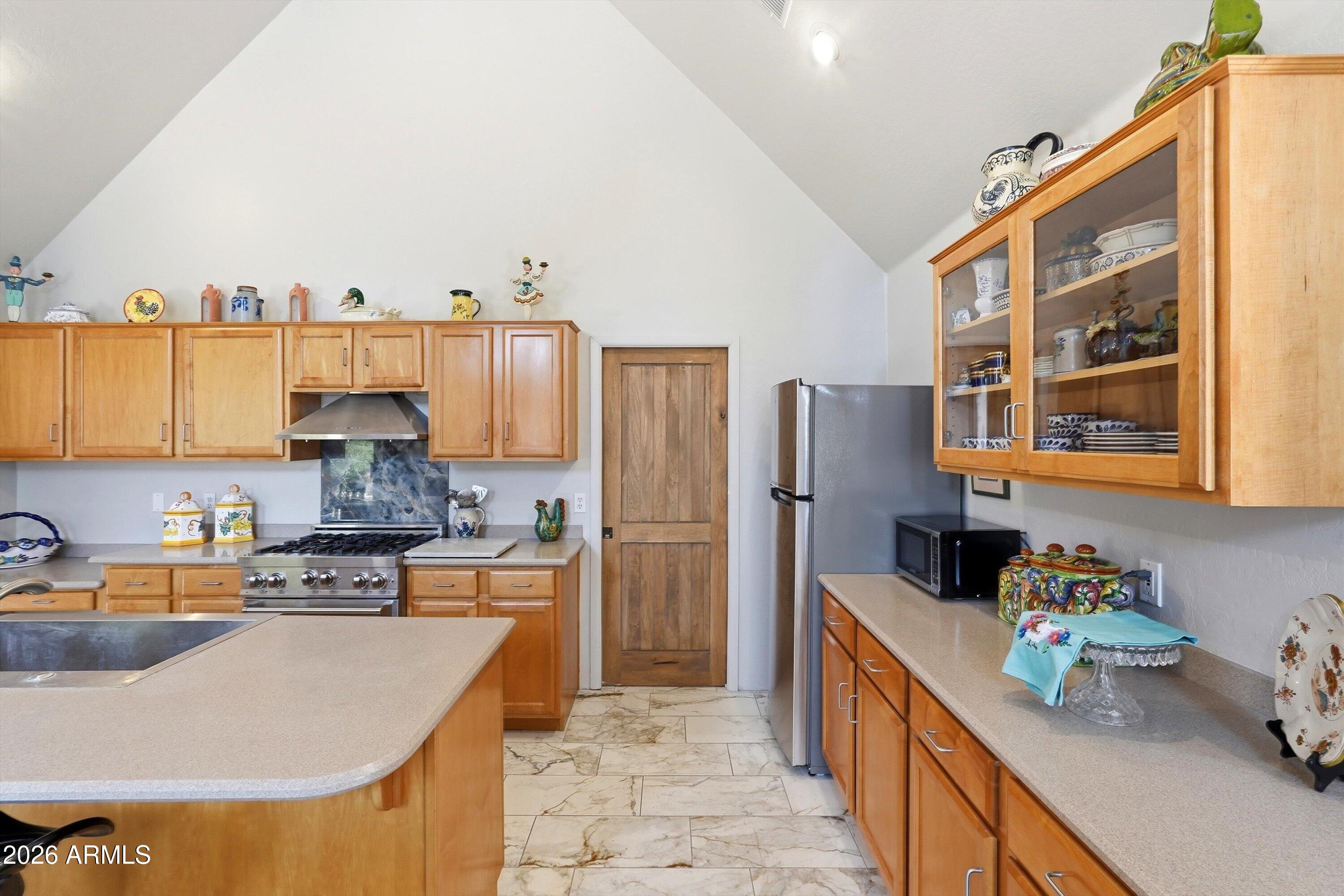2503 E ELK RUN Court