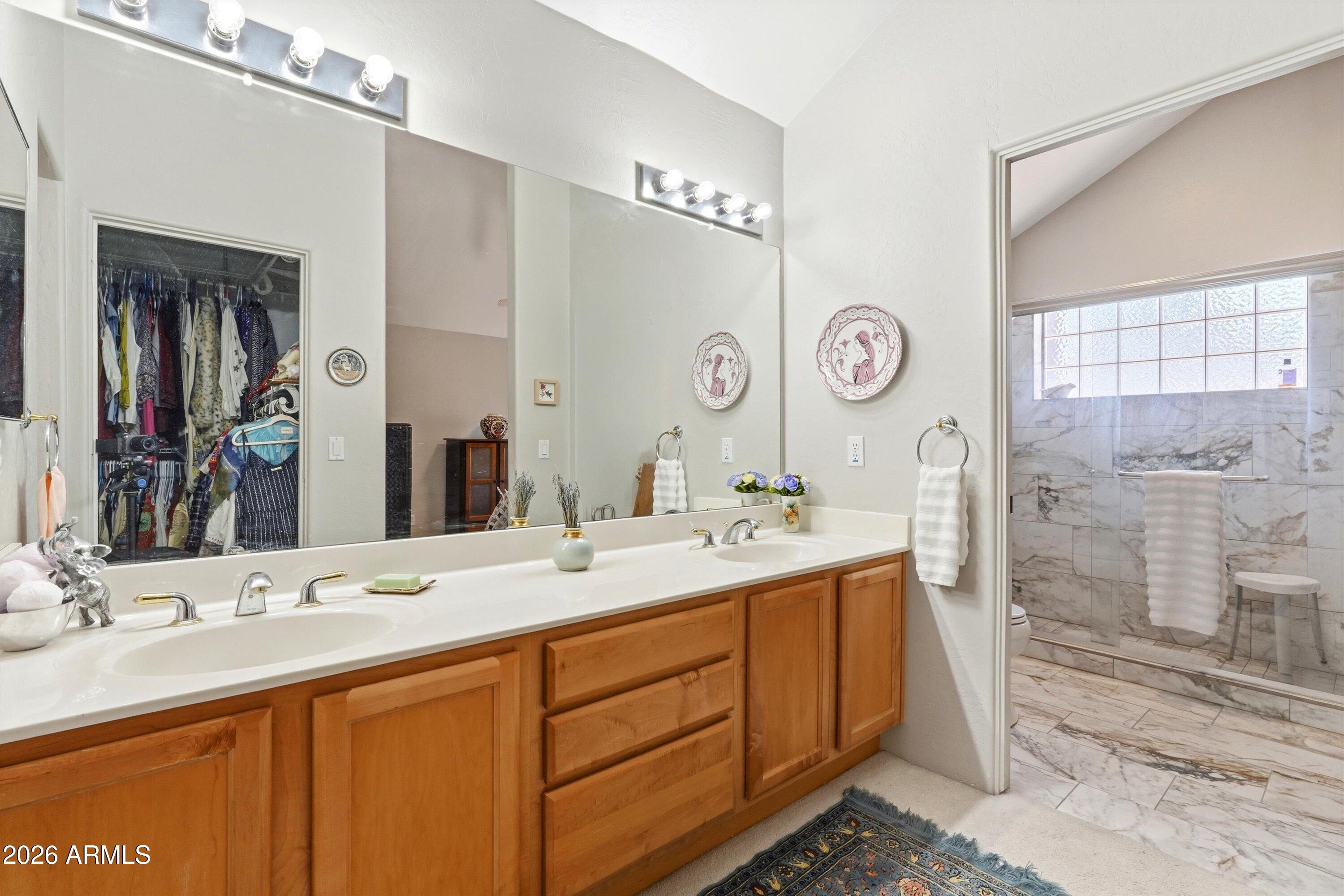 2503 E ELK RUN Court
