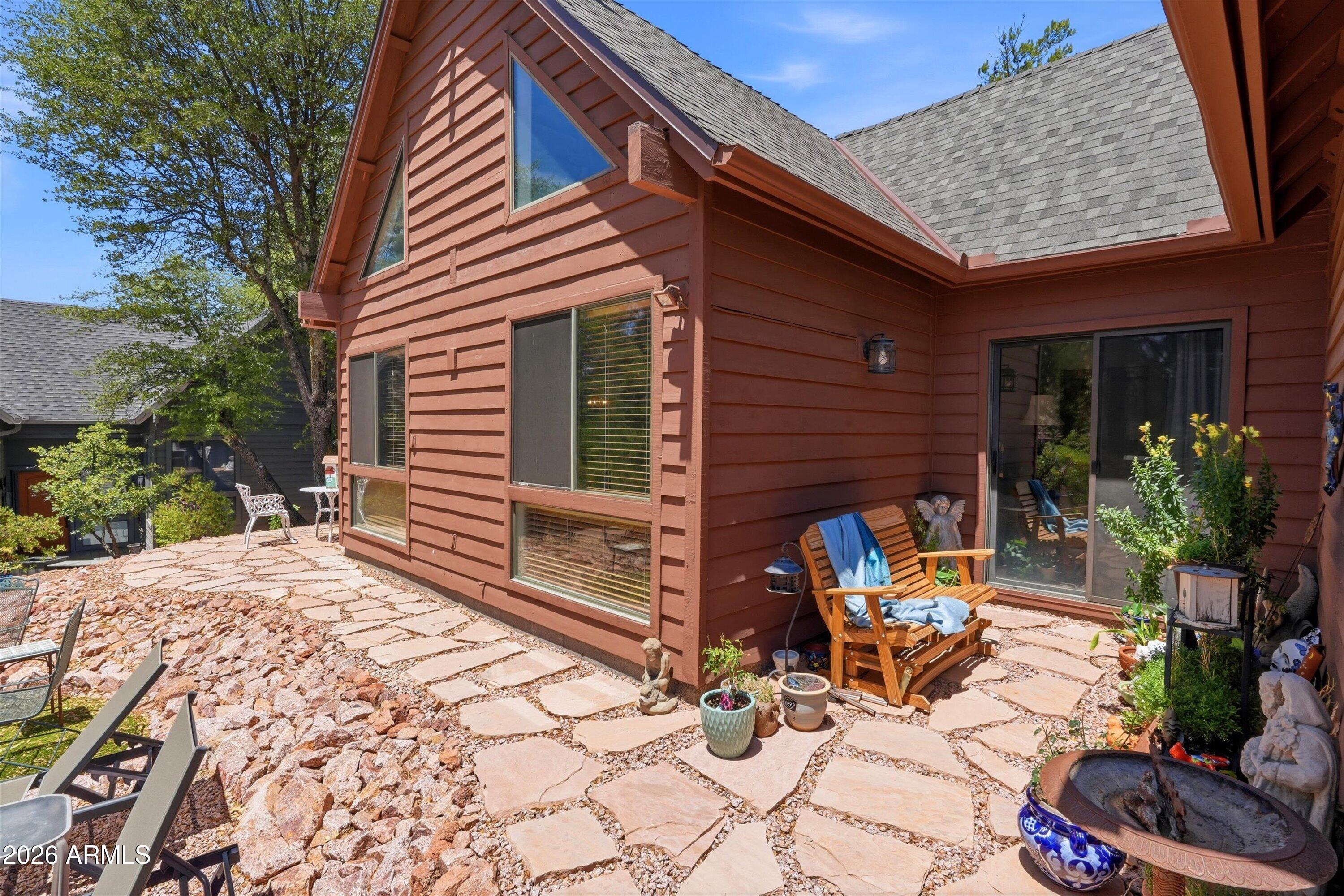 2503 E ELK RUN Court