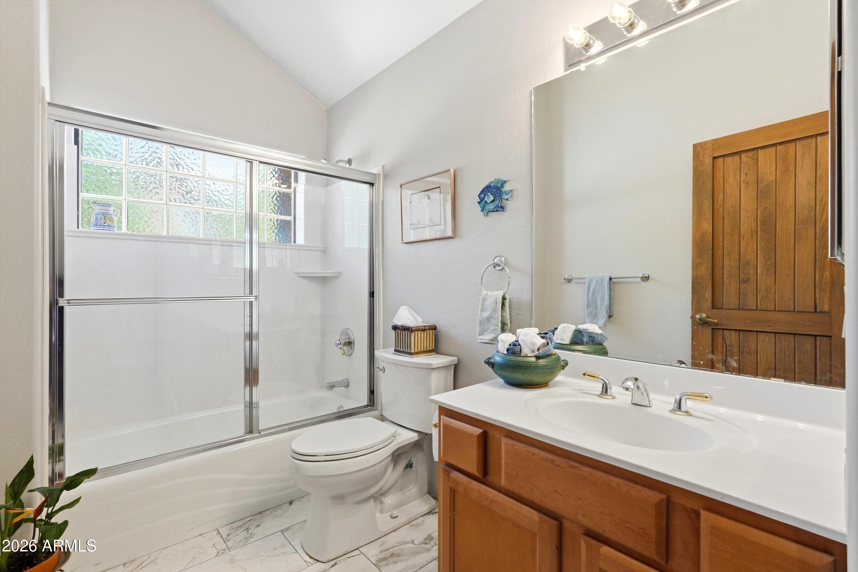 2503 E ELK RUN Court