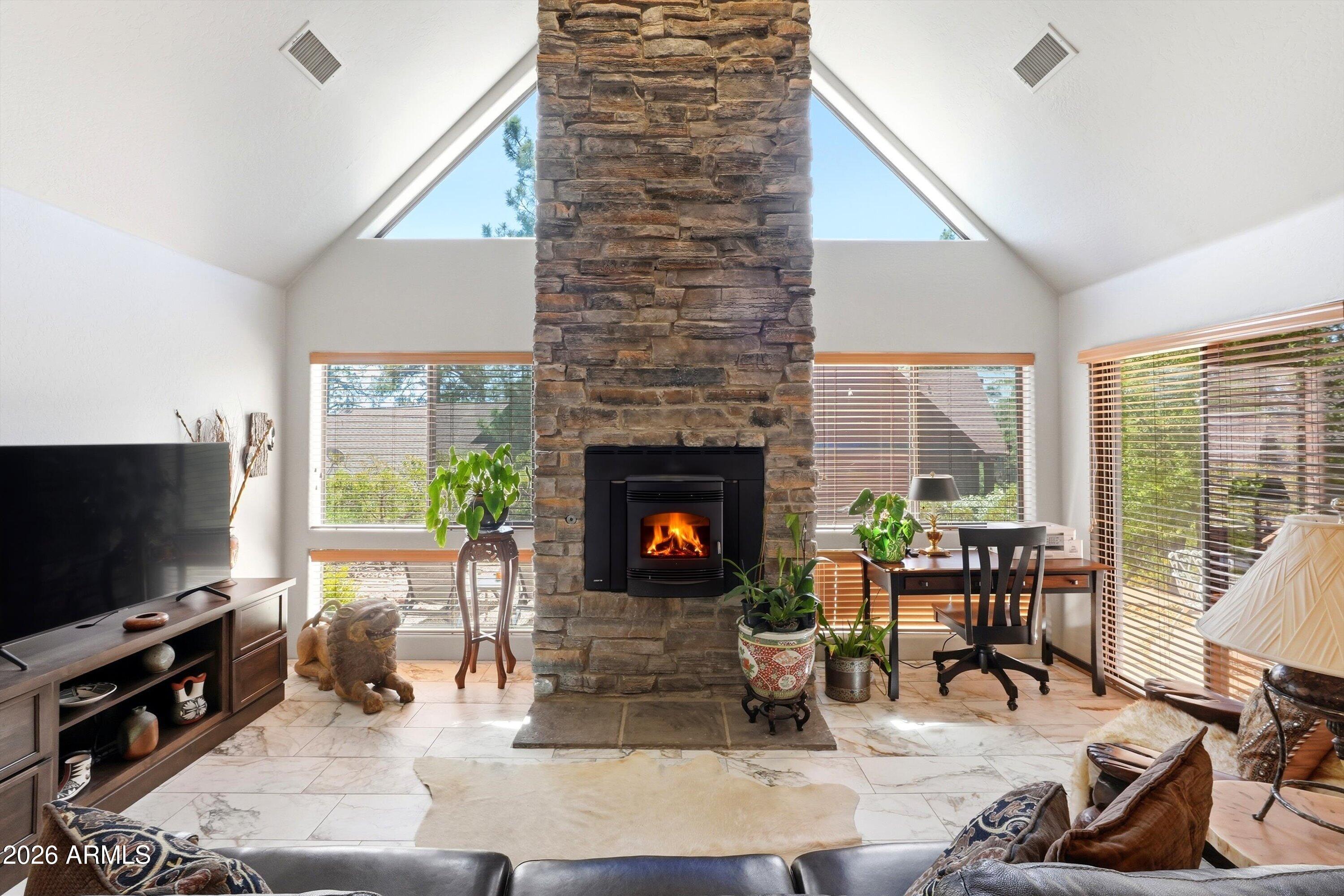 2503 E ELK RUN Court