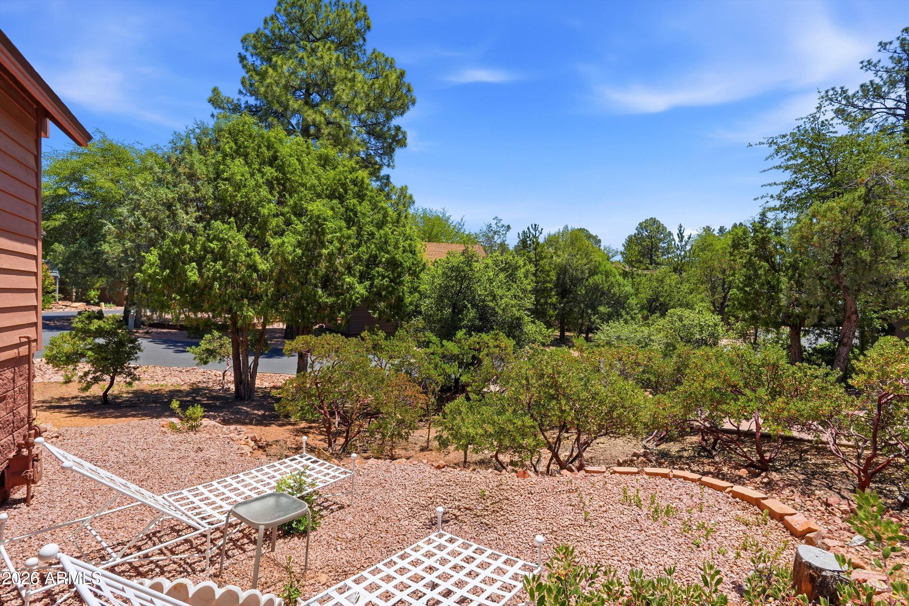 2503 E ELK RUN Court