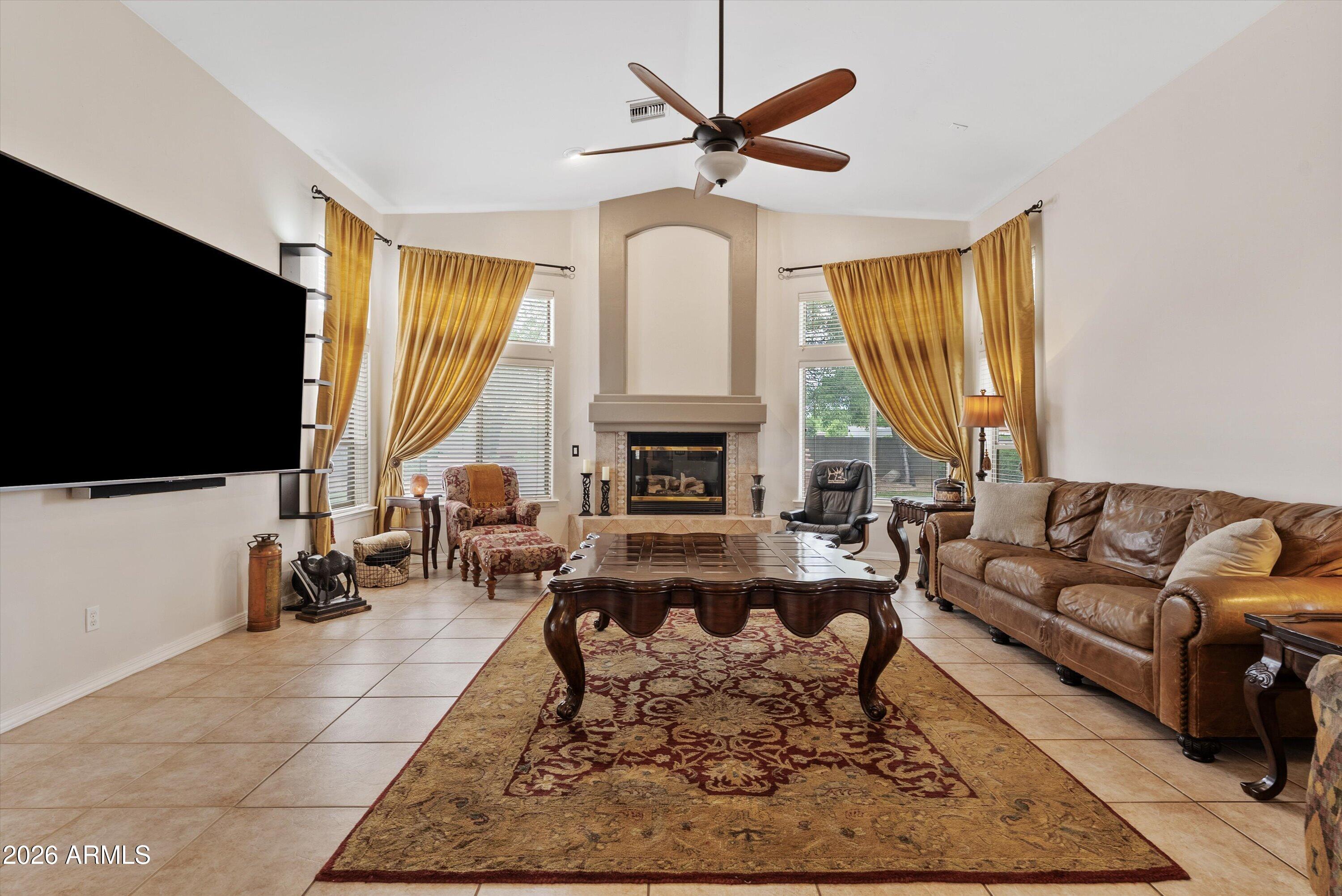 19404 E VIA DEL RANCHO
