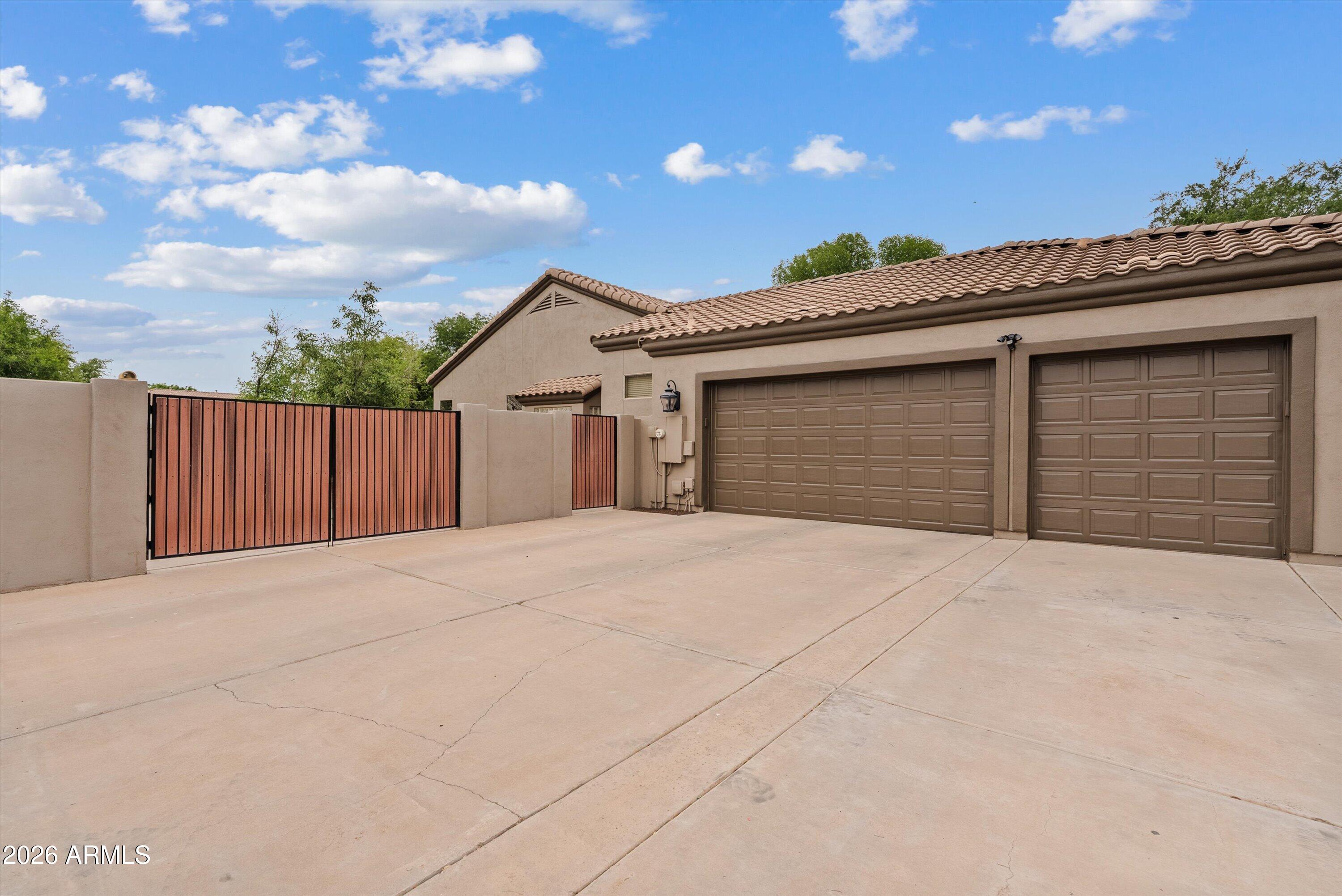 19404 E VIA DEL RANCHO