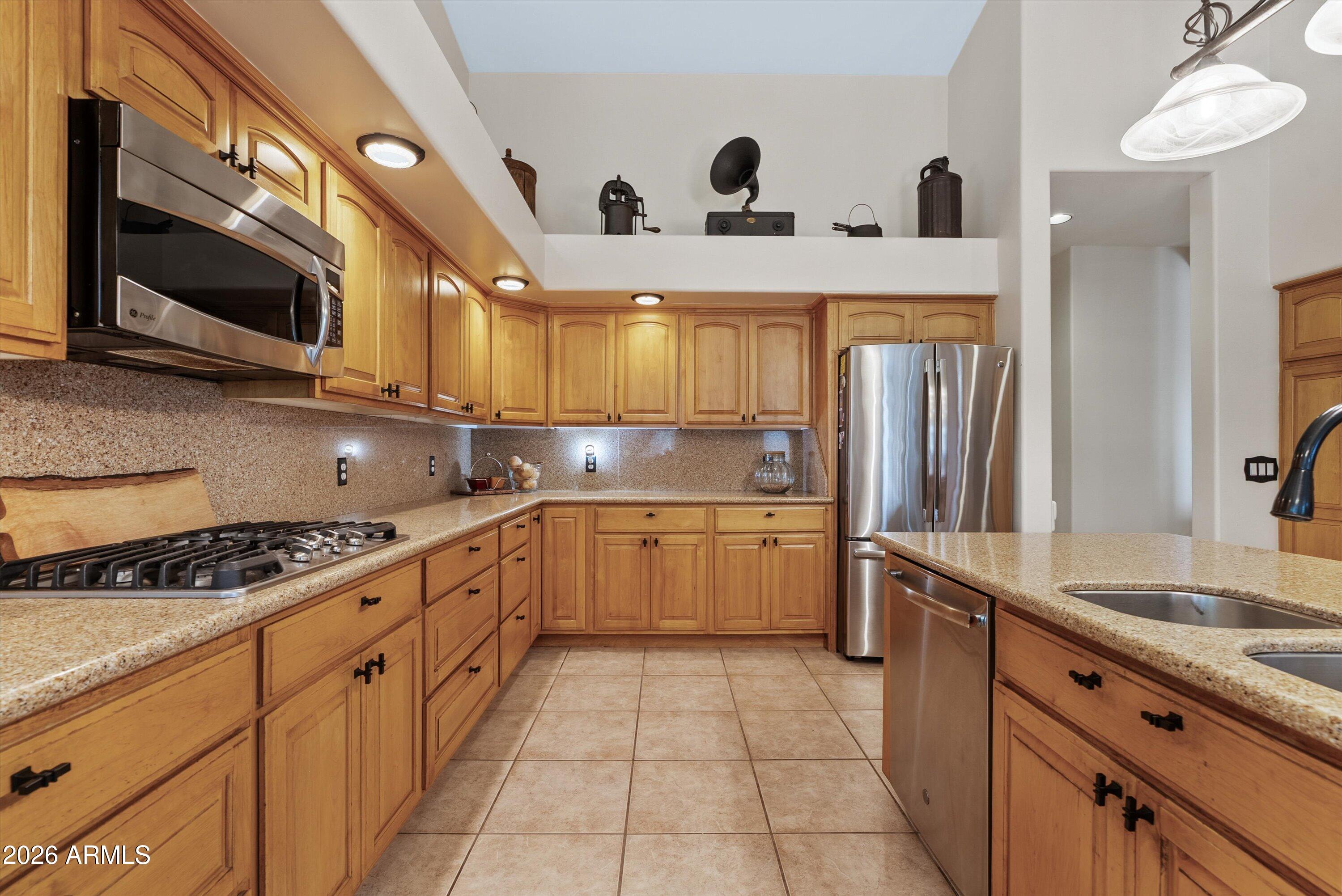 19404 E VIA DEL RANCHO