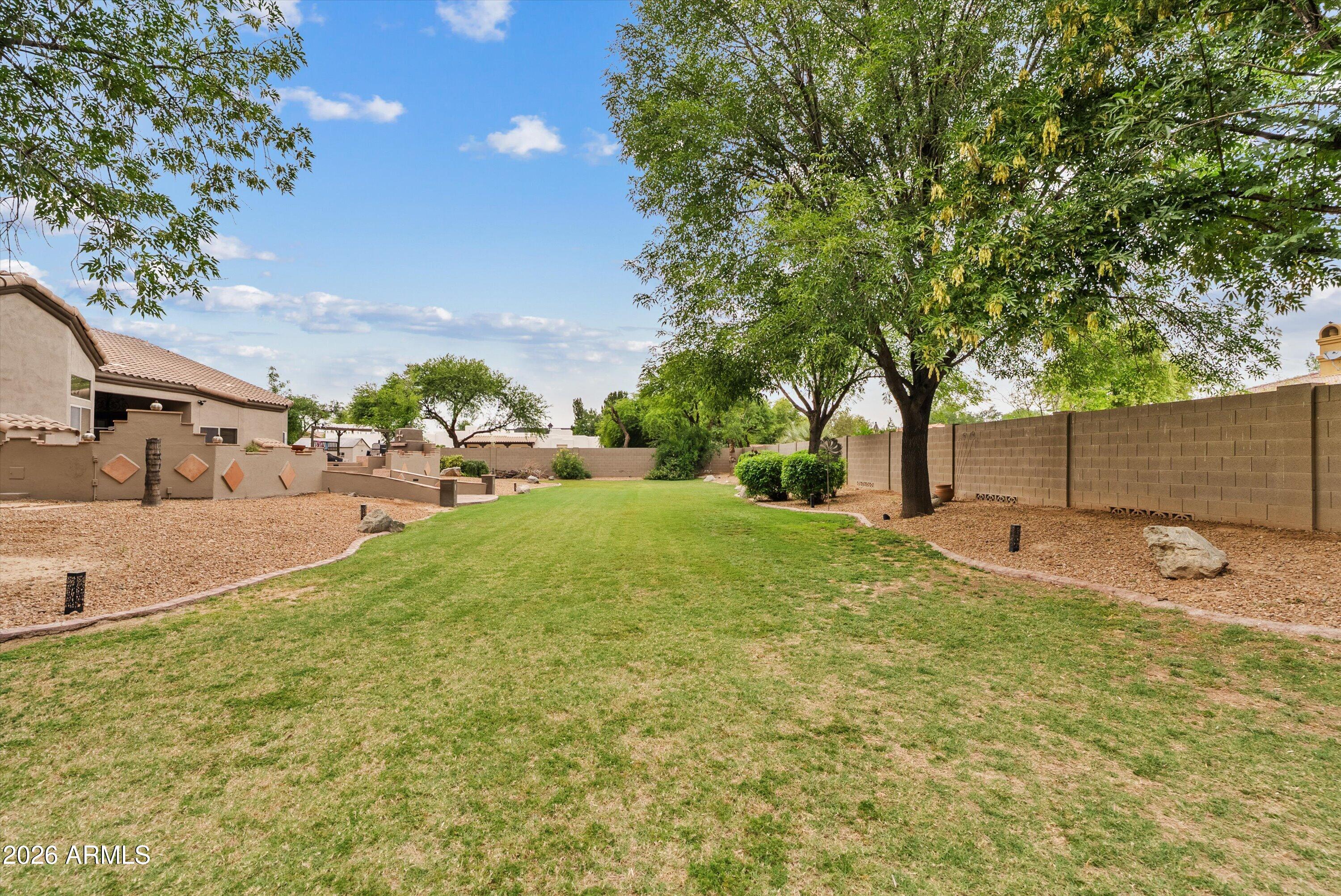 19404 E VIA DEL RANCHO
