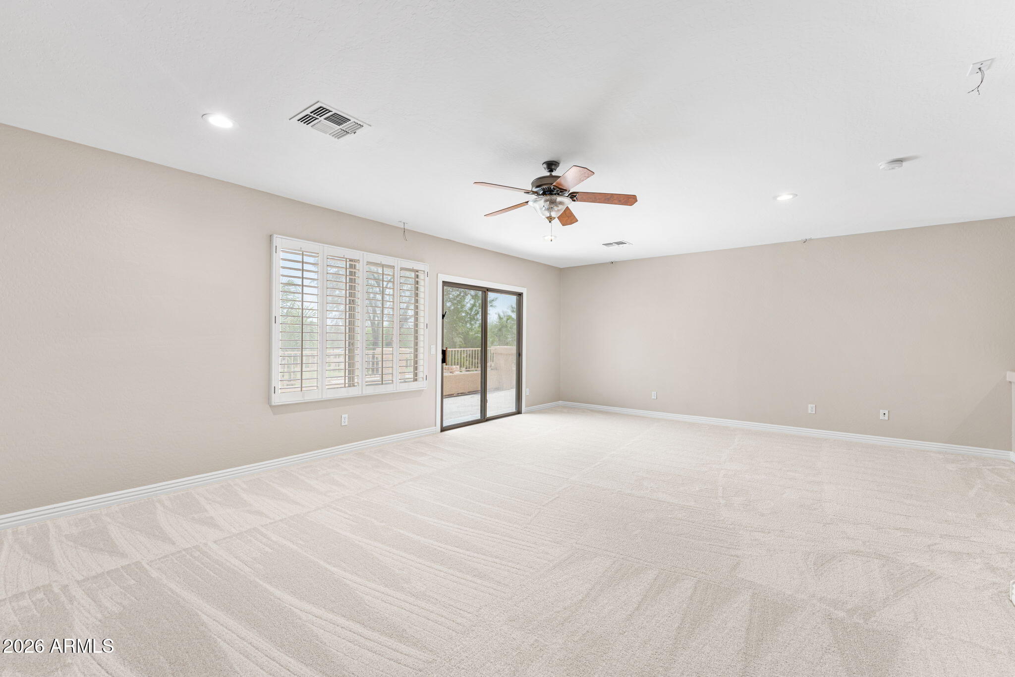 935 E SAN CARLOS Way