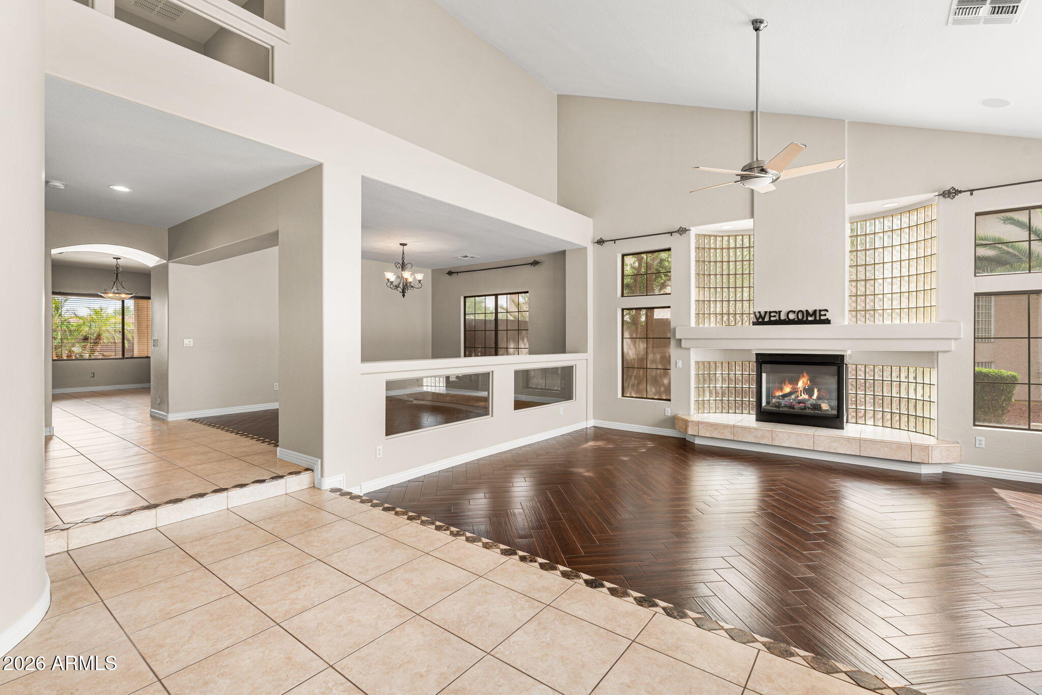 935 E SAN CARLOS Way